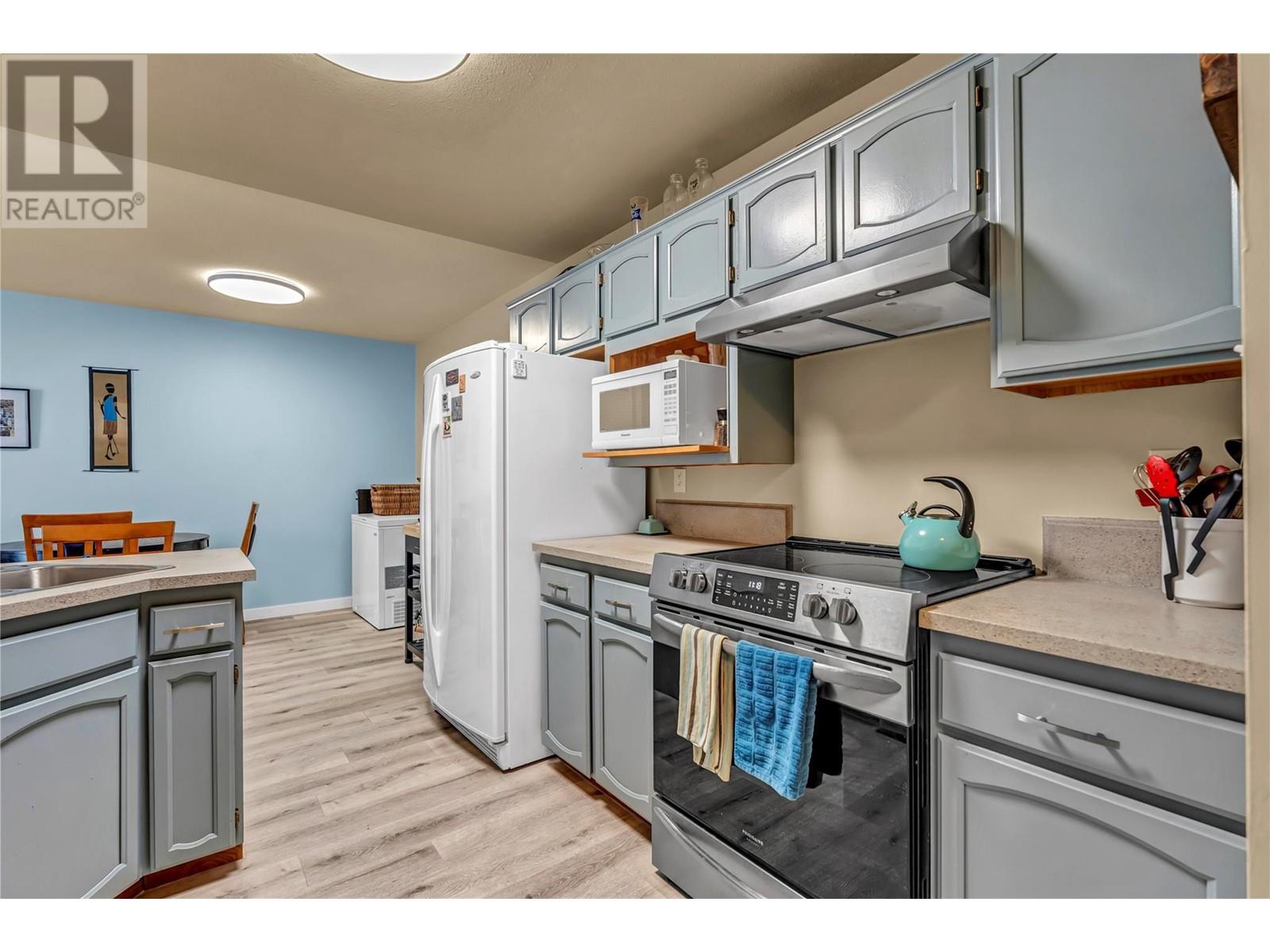 298 Yorkton Avenue Unit# 204, Penticton, British Columbia  V2A 3V5 - Photo 4 - 10348546