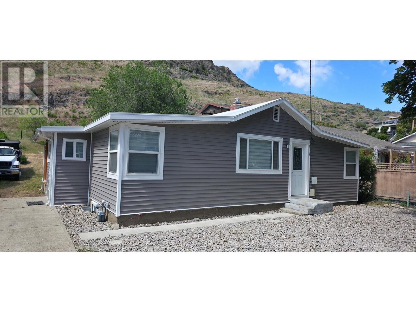 6176 Spartan Street, Oliver, British Columbia  V0H 1T6 - Photo 1 - 10348718