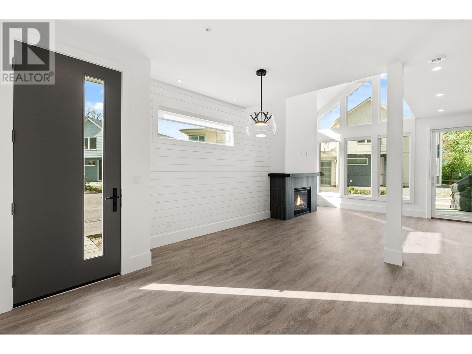 3060 Landry Crescent, Summerland, British Columbia  V0H 1Z9 - Photo 5 - 10348828