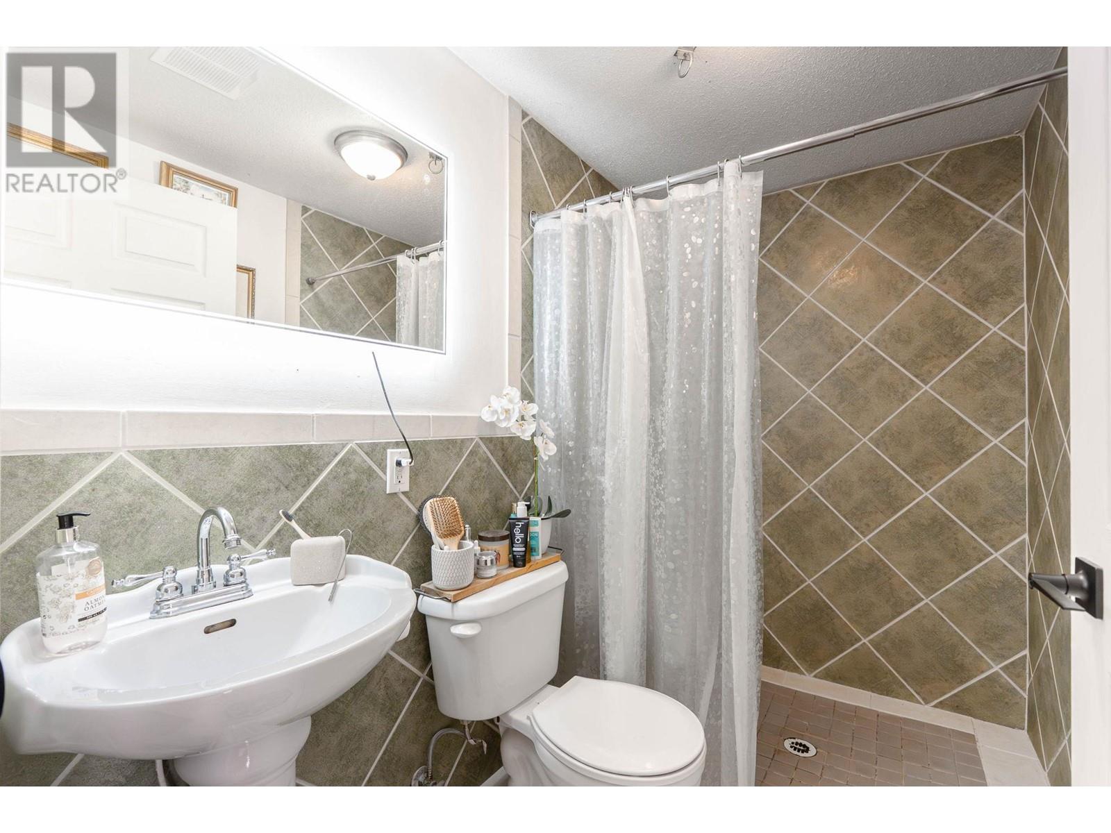 634 Latimer Street, Penticton, British Columbia  V2A 5R6 - Photo 43 - 10348645