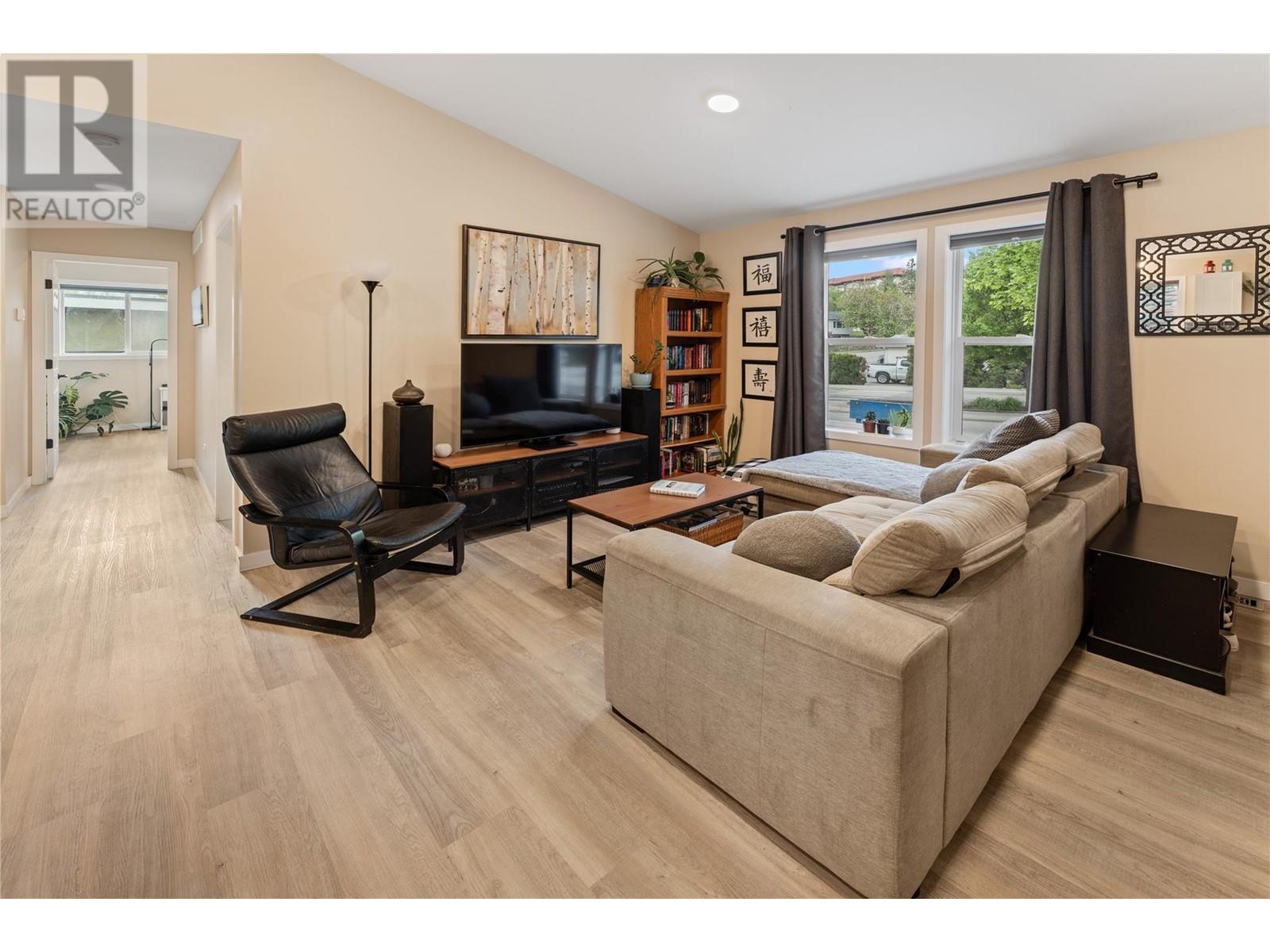 8318 Prairie Valley Road, Summerland, British Columbia  V0H 1Z4 - Photo 11 - 10348759