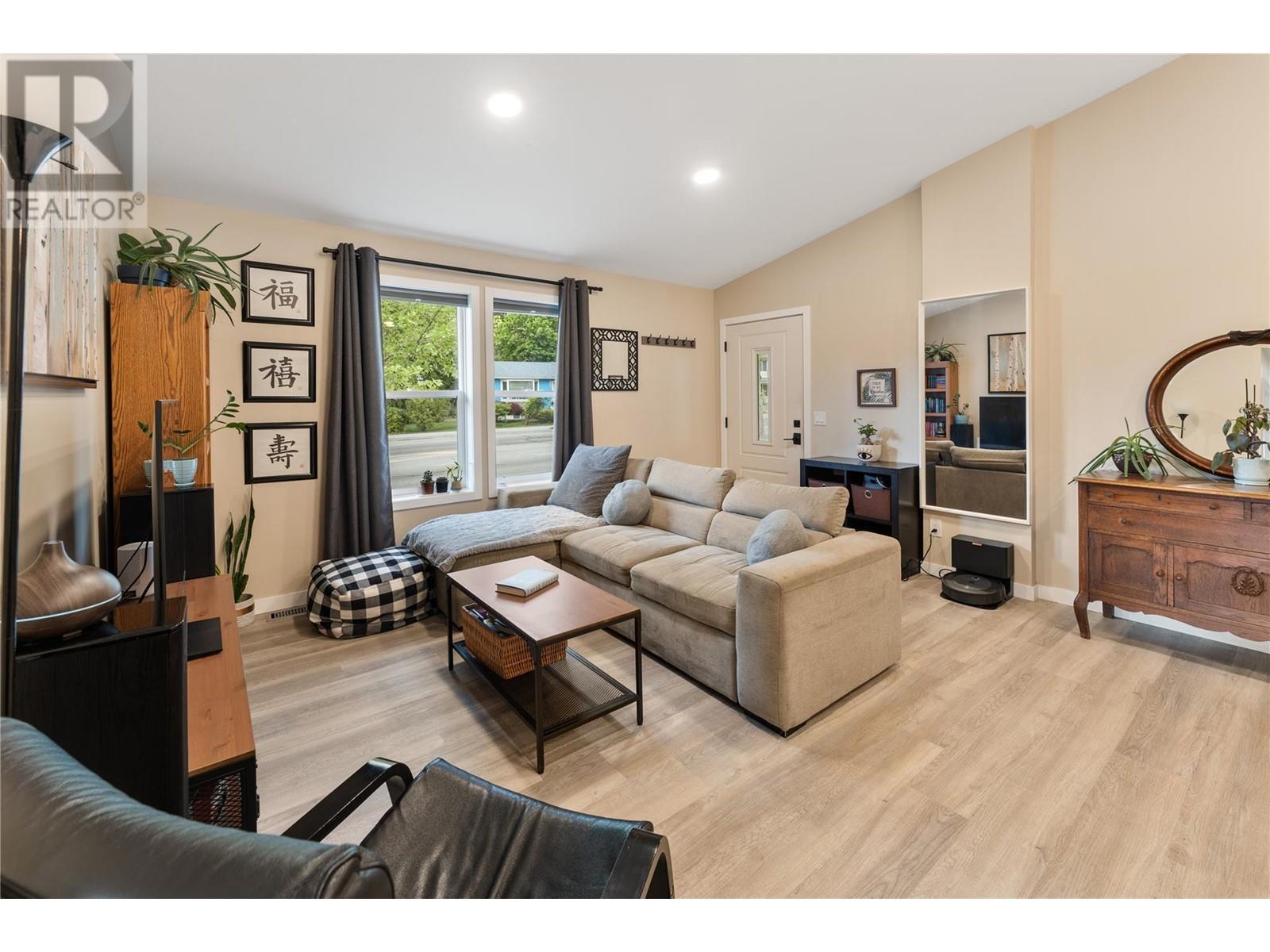 8318 Prairie Valley Road, Summerland, British Columbia  V0H 1Z4 - Photo 12 - 10348759