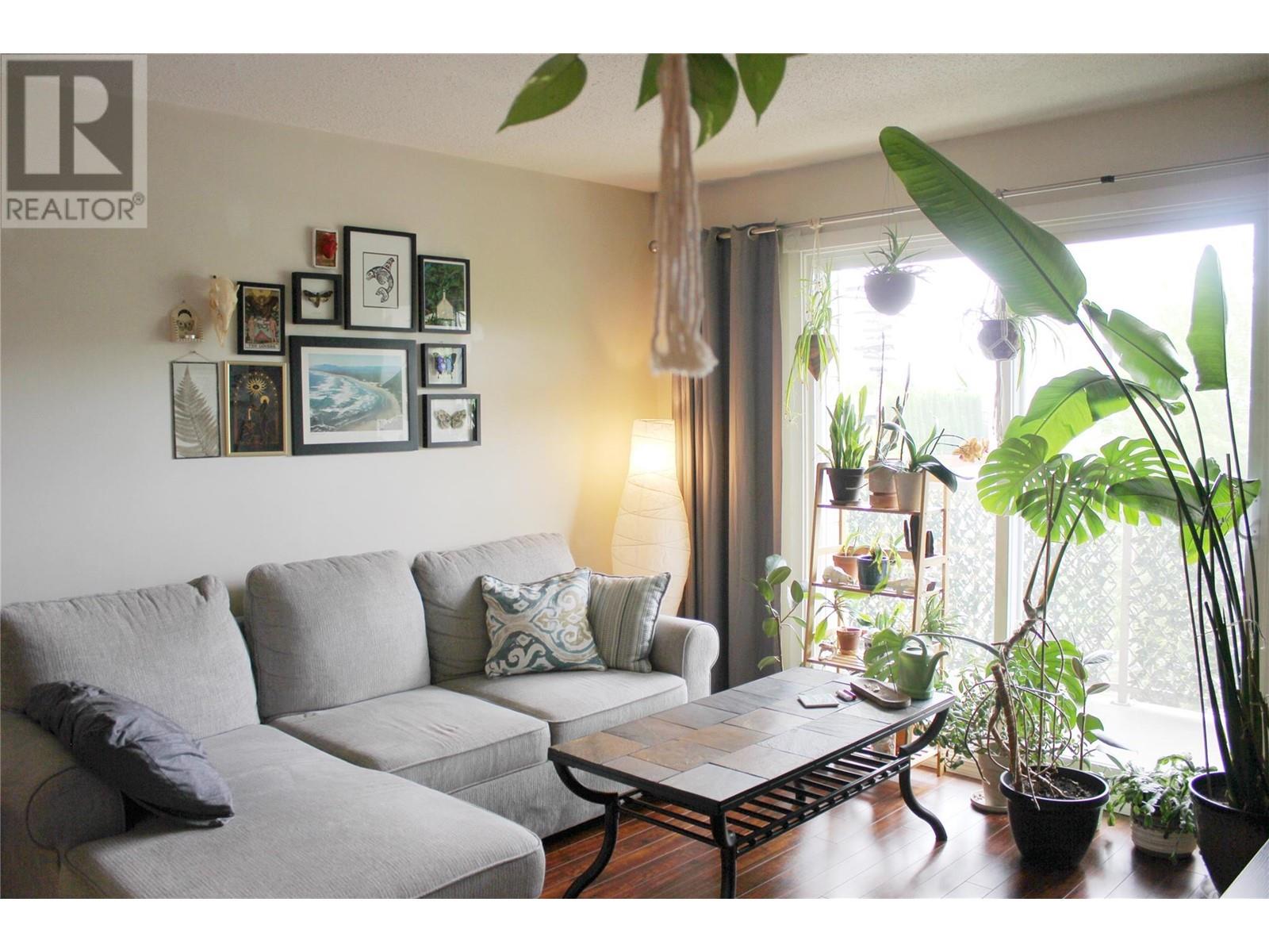 130 Skaha Place Unit# 307, Penticton, British Columbia  V2A 7L1 - Photo 3 - 10348668