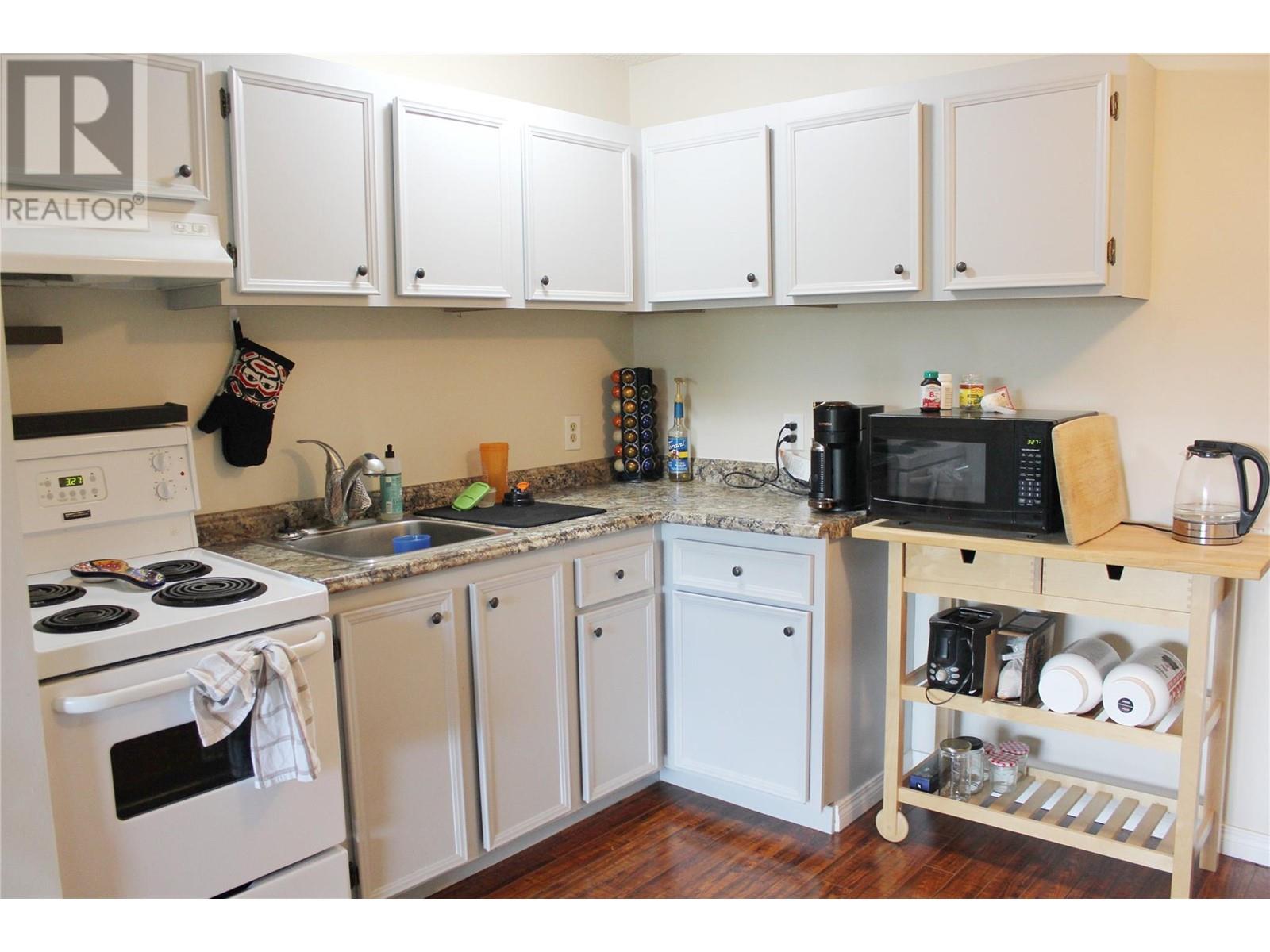 130 Skaha Place Unit# 307, Penticton, British Columbia  V2A 7L1 - Photo 4 - 10348668