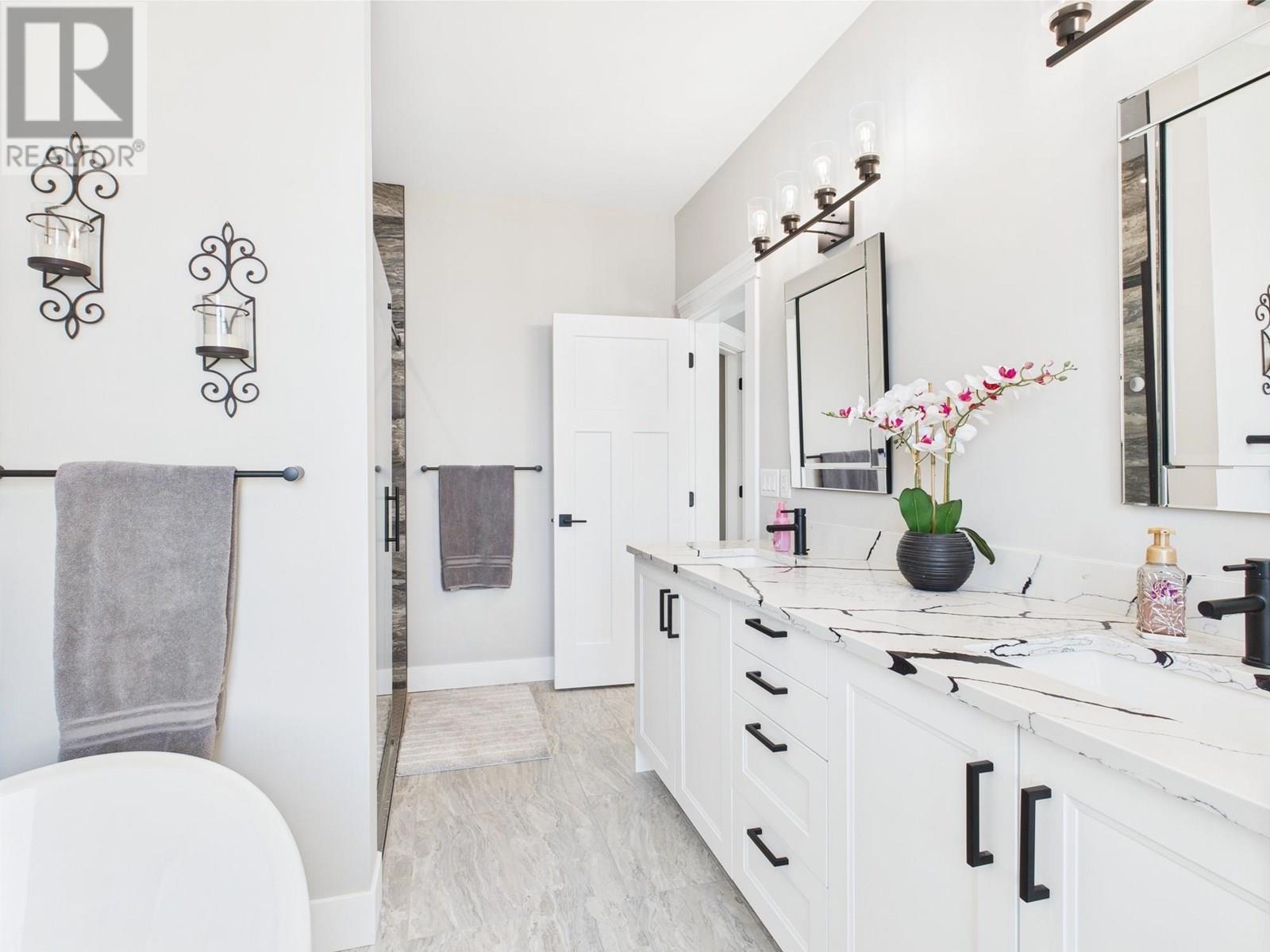 125 Falcon Place, Osoyoos, British Columbia  V0H 1V6 - Photo 51 - 10348258