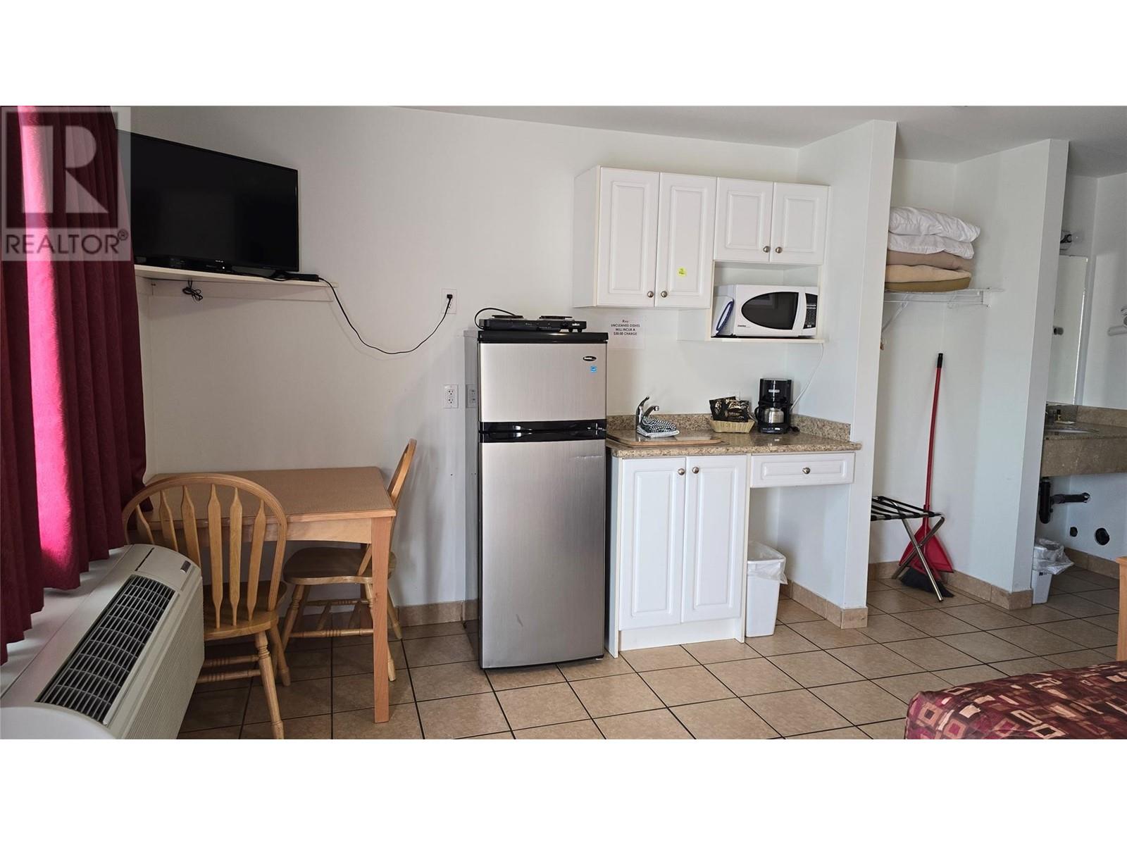 5887 Main Street, Oliver, British Columbia  V0H 1T0 - Photo 16 - 10348493