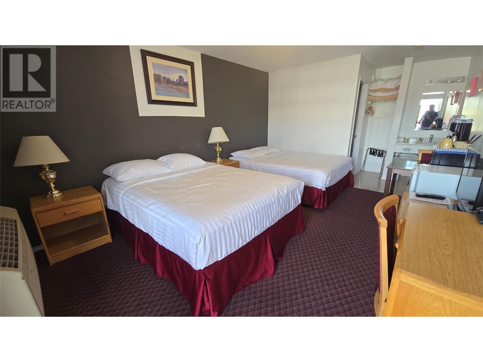 5887 Main Street, Oliver, British Columbia  V0H 1T0 - Photo 23 - 10348493