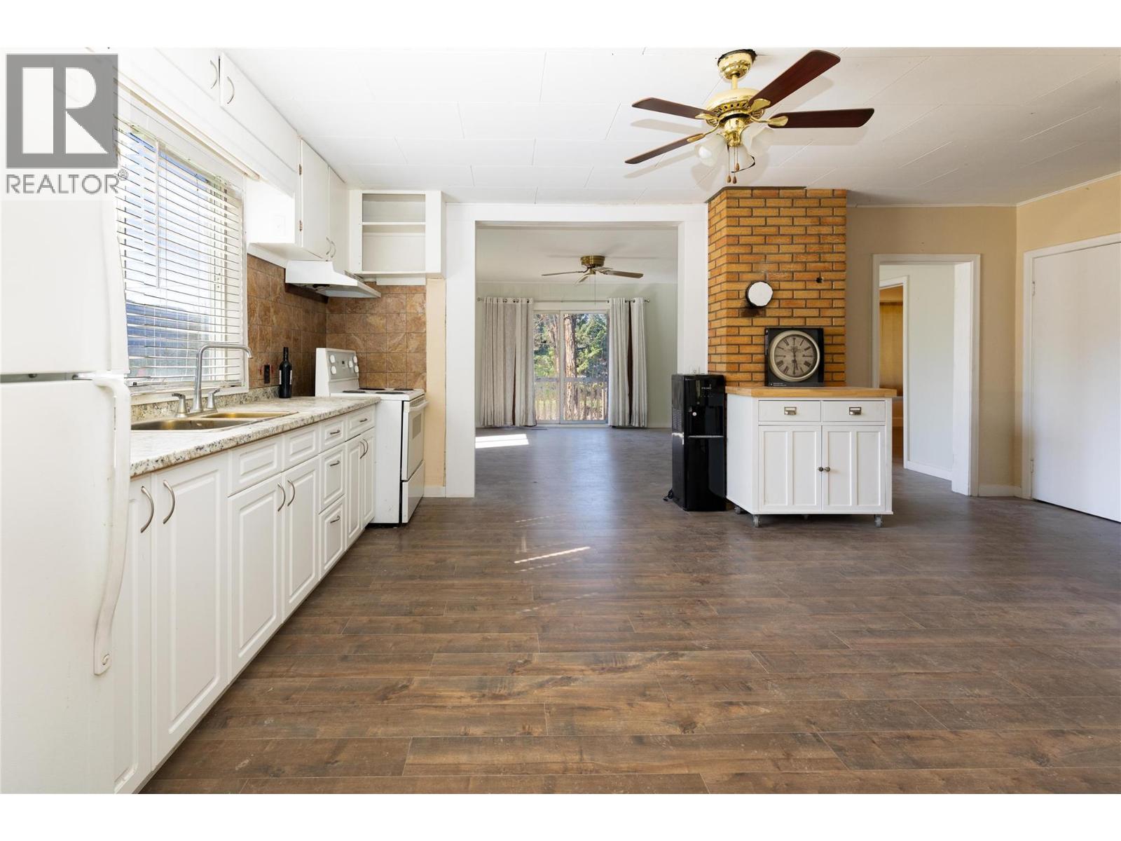 4251 Mikkelson Frontage Road, Tappen, British Columbia  V0E 2X2 - Photo 5 - 10347697