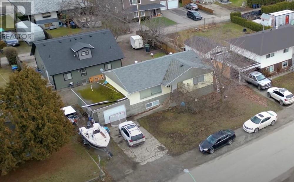 2261 Burnett Street, Kelowna, British Columbia  V1Y 2T7 - Photo 1 - 10348401