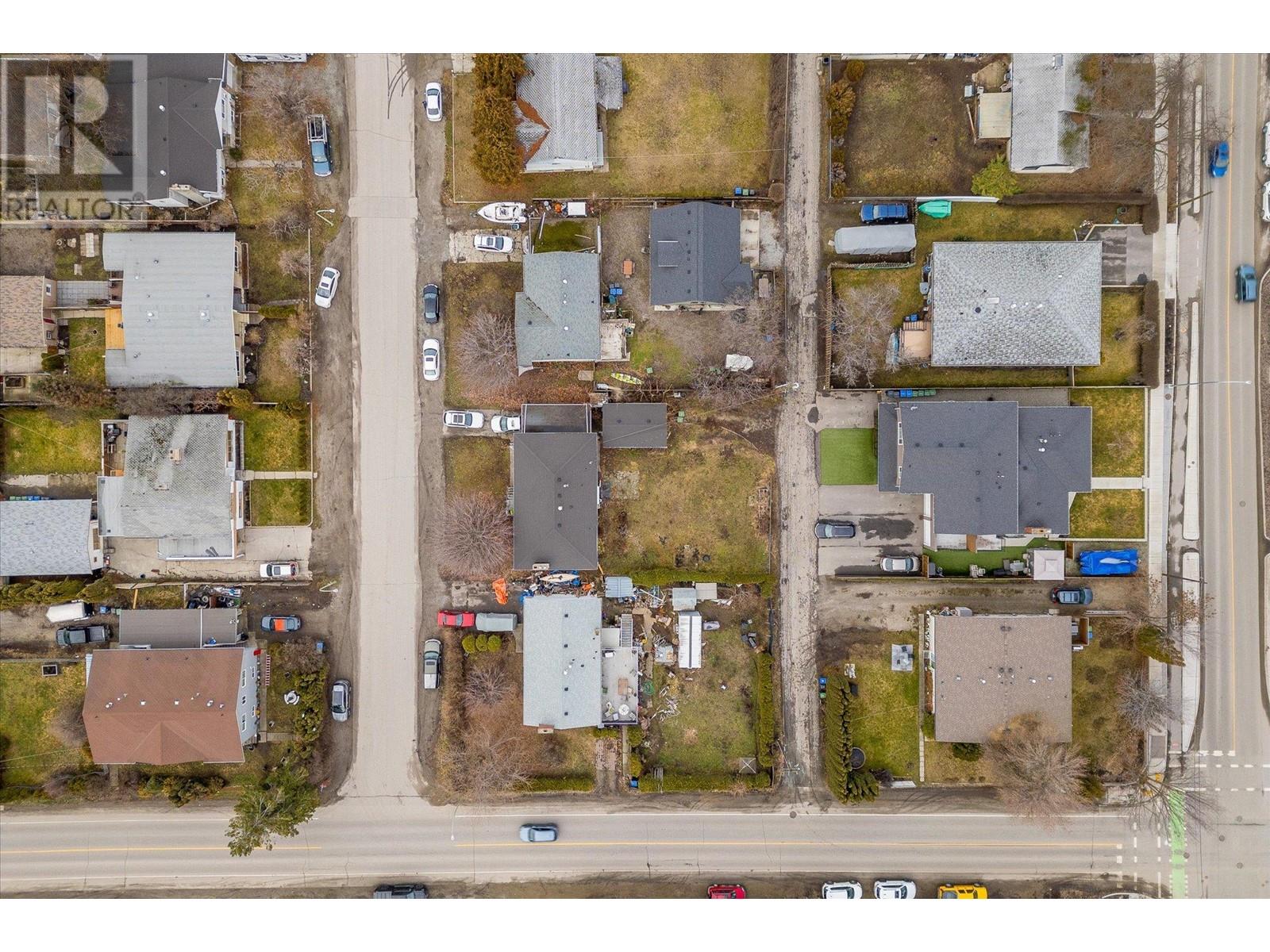 2261 Burnett Street, Kelowna, British Columbia  V1Y 2T7 - Photo 9 - 10348401