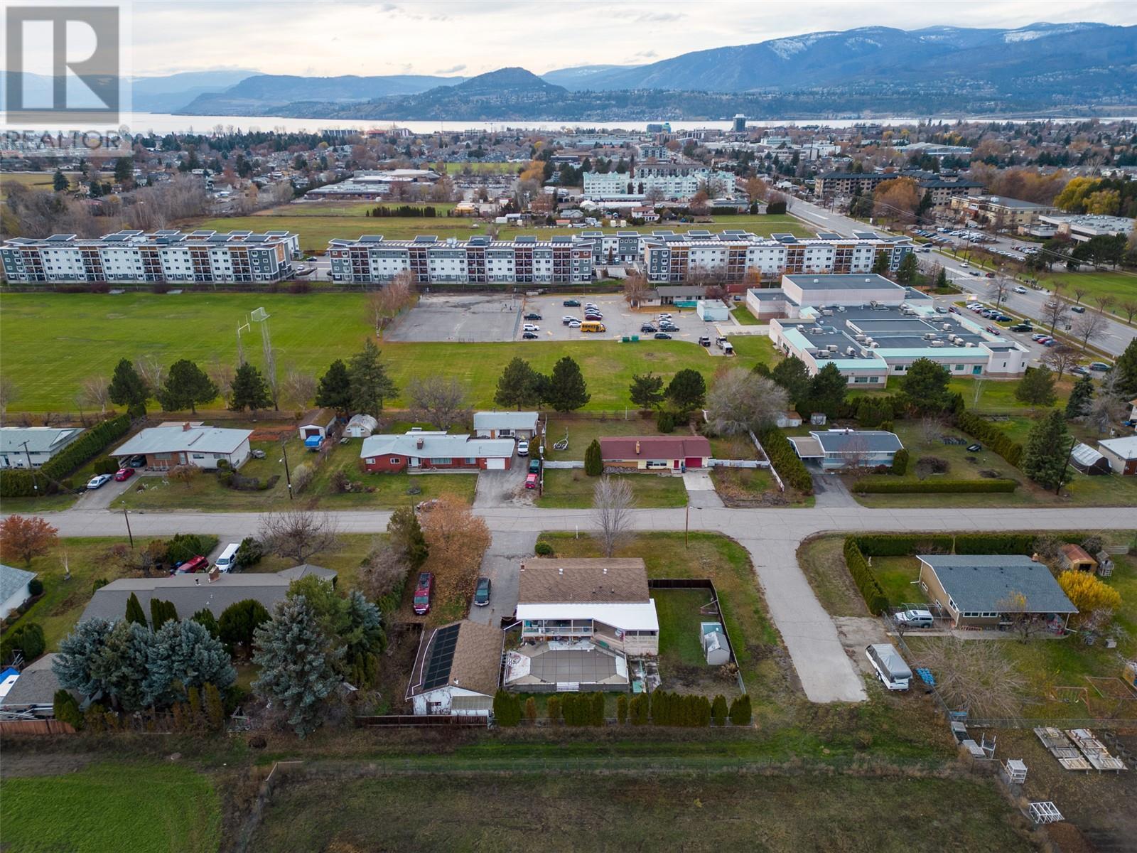 3219 St. Amand Road, Kelowna, British Columbia  V1W 3P2 - Photo 8 - 10348695