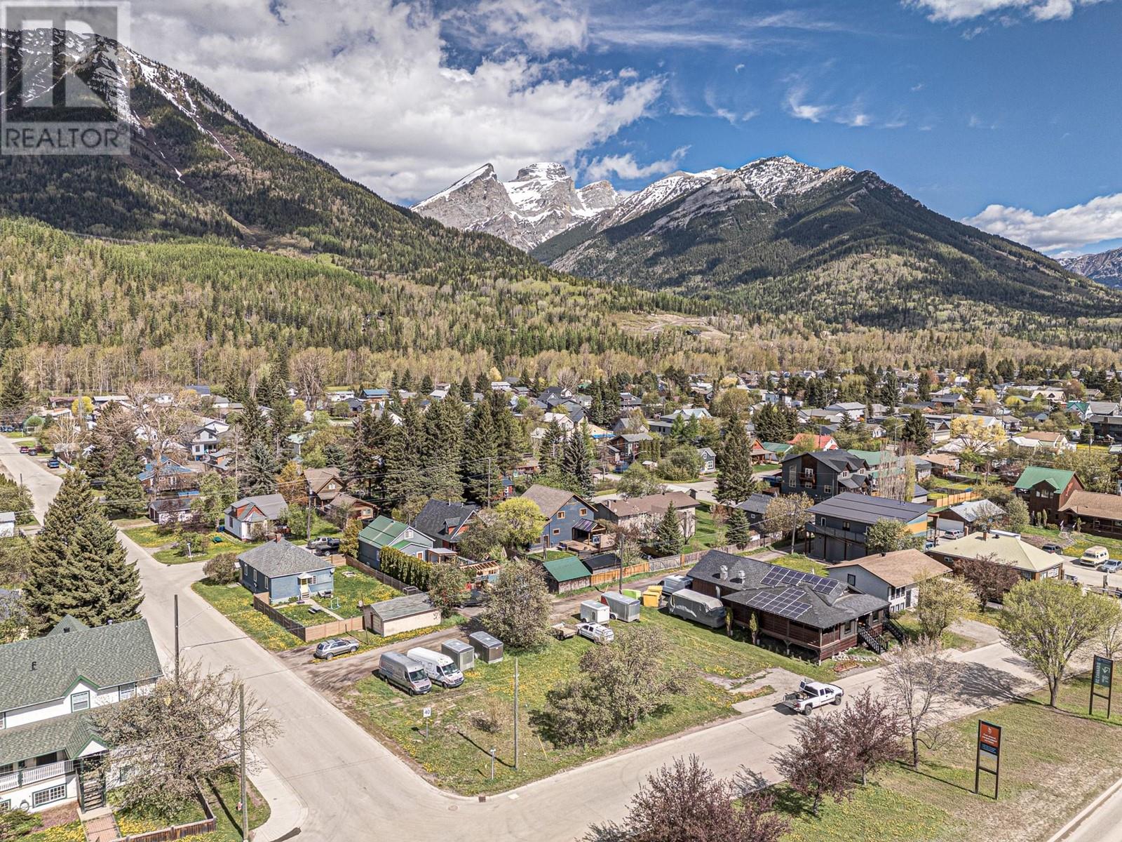 701 & 721 7th Avenue, Fernie, British Columbia  V0B 1M0 - Photo 13 - 10348940