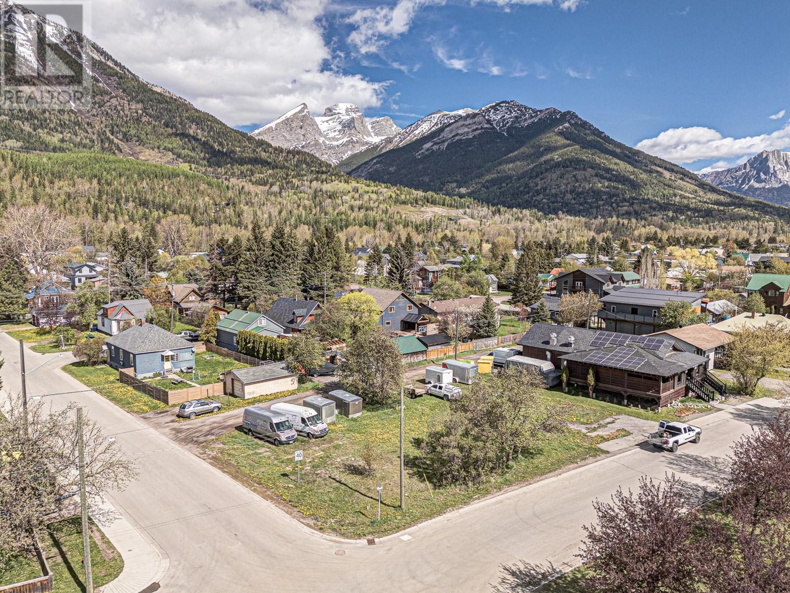701 & 721 7th Avenue, Fernie, British Columbia  V0B 1M0 - Photo 9 - 10348940