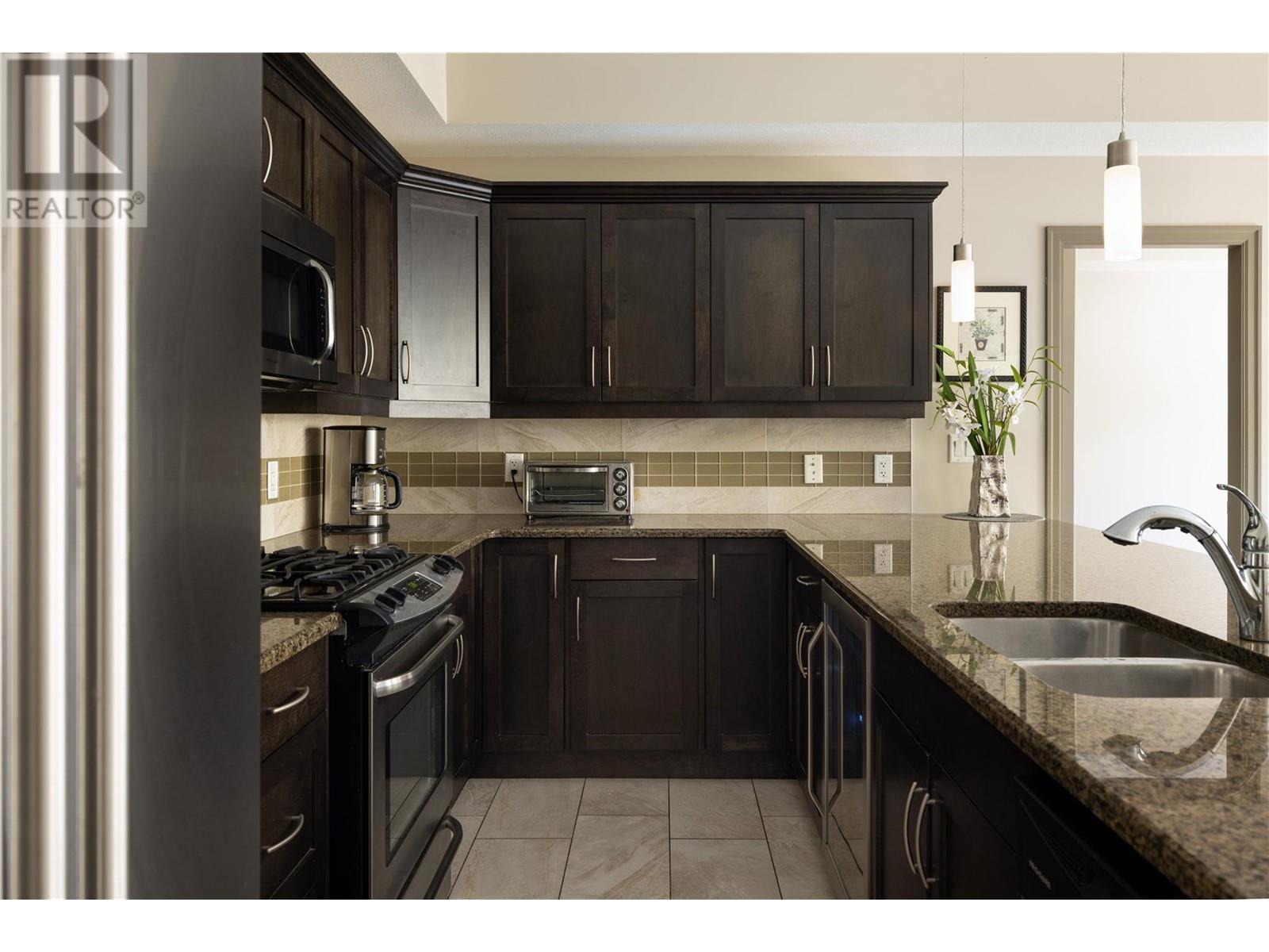 3589 Skaha Lake Road Unit# 205, Penticton, British Columbia  V2A 7K2 - Photo 5 - 10343236