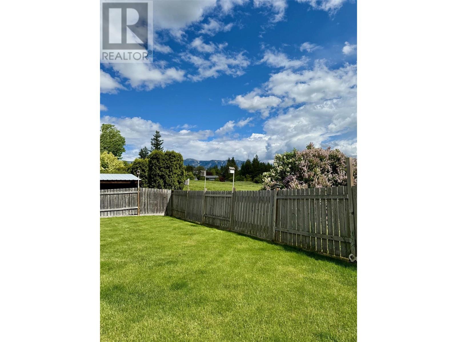 307 Dugan Street, Creston, British Columbia  V0B 1G3 - Photo 8 - 10348909