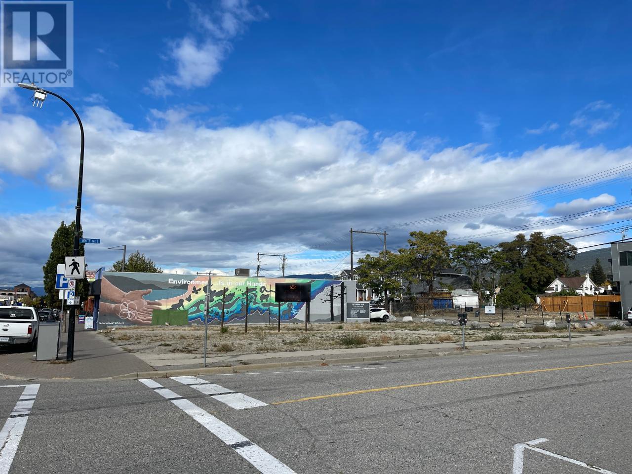 582/598 Main Street, Penticton, British Columbia  V2A 5C7 - Photo 2 - 10348738