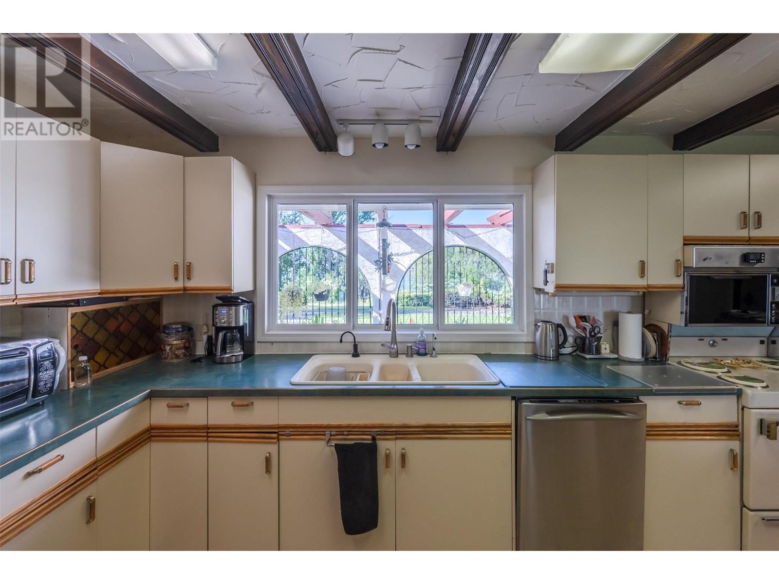 1209 Lakeshore Drive, Osoyoos, British Columbia  V0H 1V6 - Photo 14 - 10348881