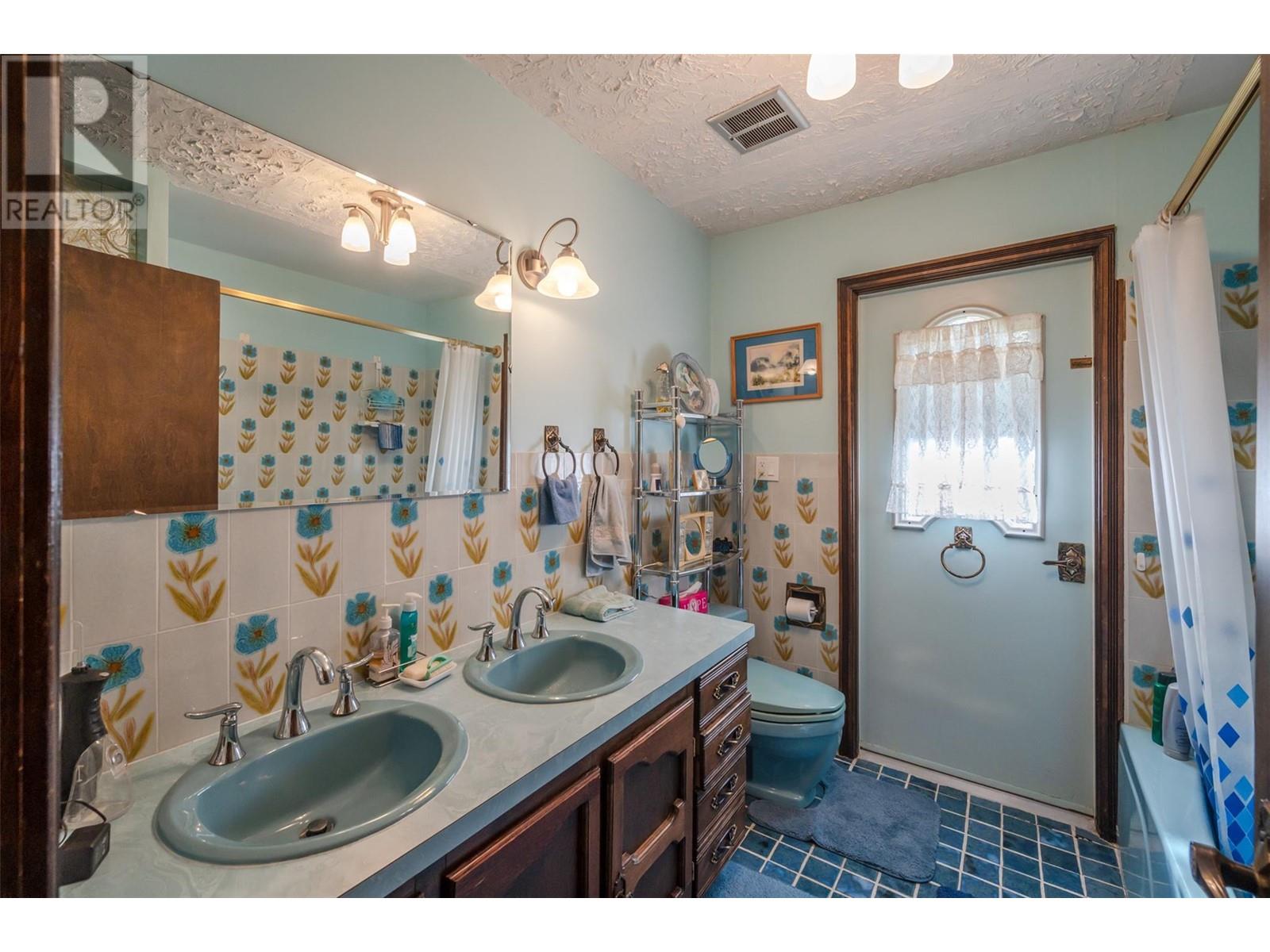 1209 Lakeshore Drive, Osoyoos, British Columbia  V0H 1V6 - Photo 33 - 10348881