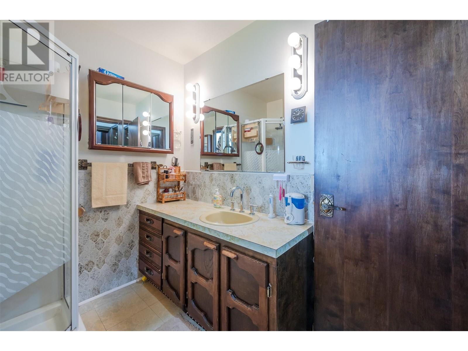 1209 Lakeshore Drive, Osoyoos, British Columbia  V0H 1V6 - Photo 41 - 10348881