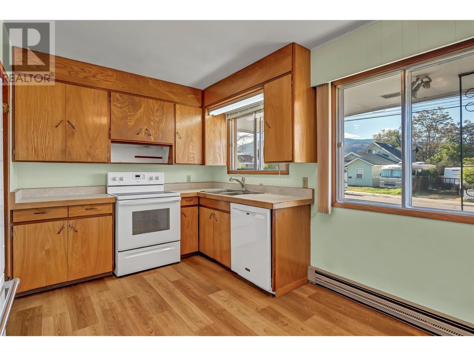 435 Penticton Avenue, Penticton, British Columbia  V2A 2M5 - Photo 7 - 10349064