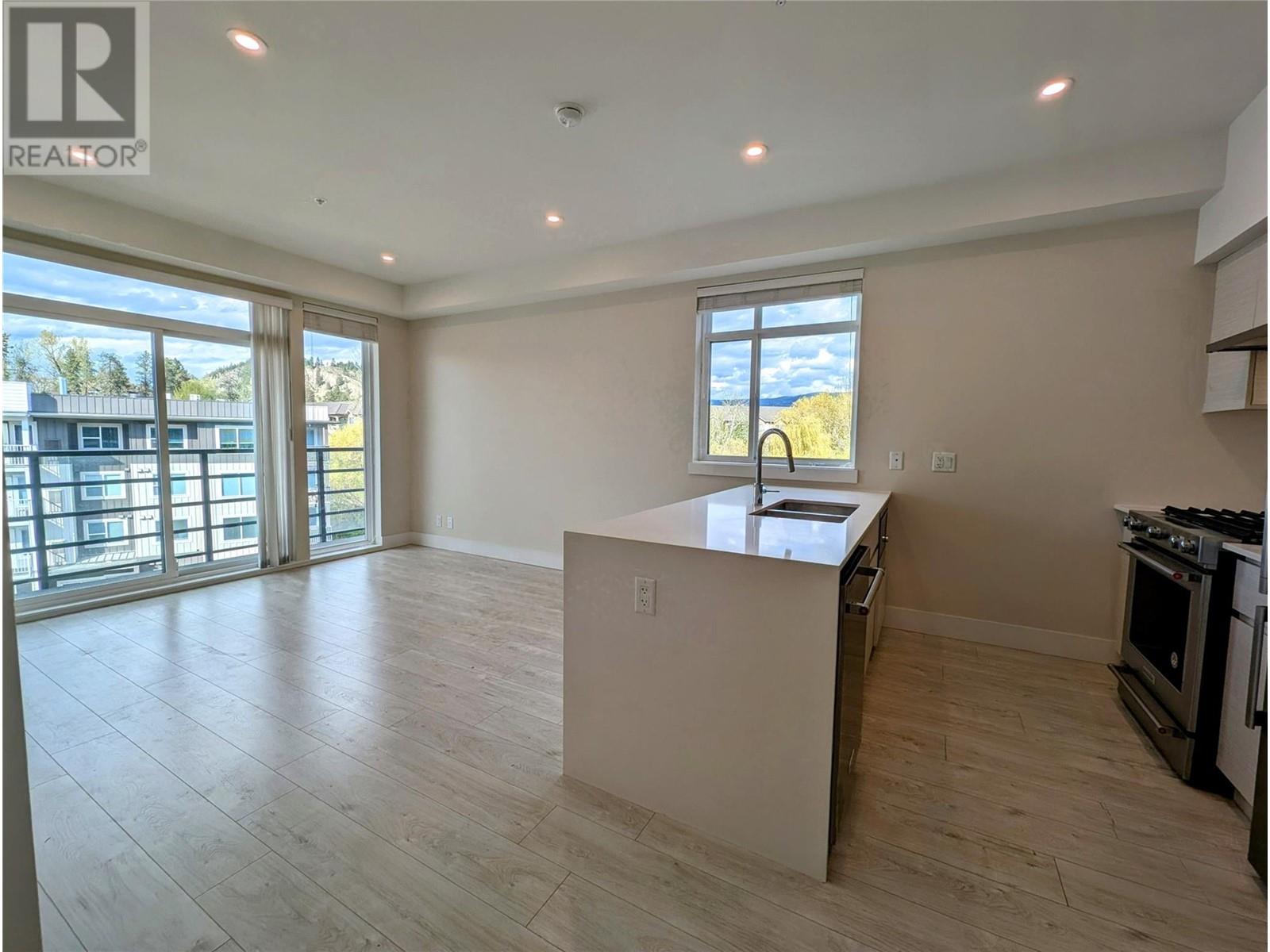 1925 Enterprise Way Unit# 403, Kelowna, British Columbia  V1Y 4P7 - Photo 1 - 10349124