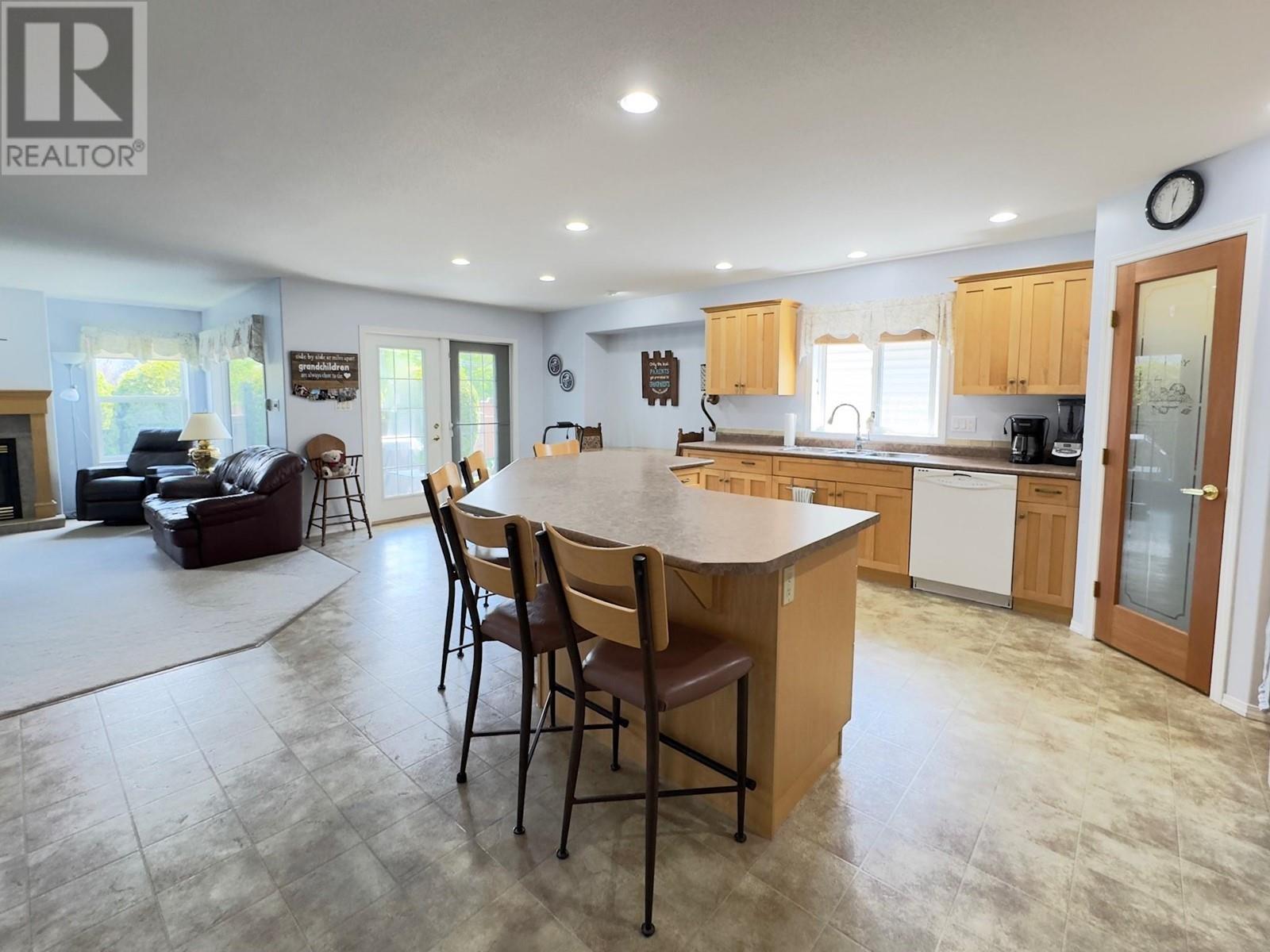 556 Red Wing Drive, Penticton, British Columbia  V2A 8K6 - Photo 7 - 10347866