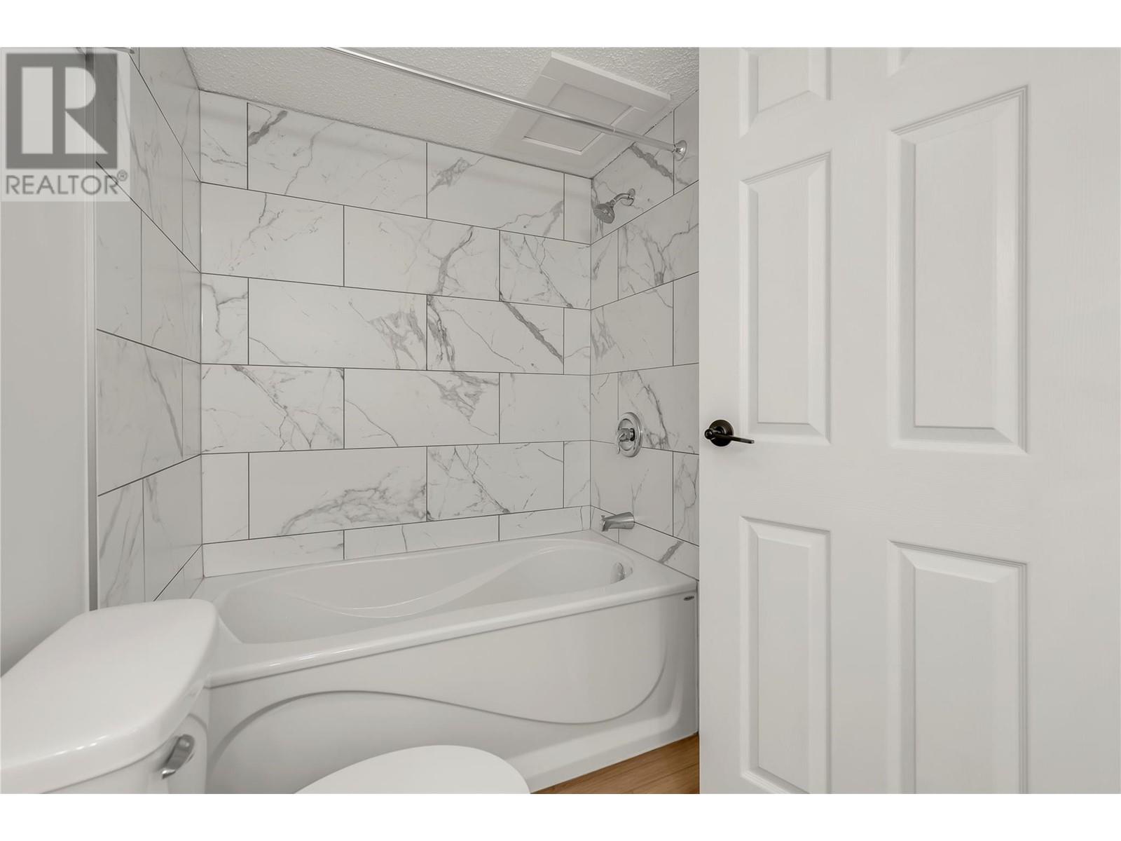 110 Skaha Place Unit# 107, Penticton, British Columbia  V2A 7L1 - Photo 13 - 10349168