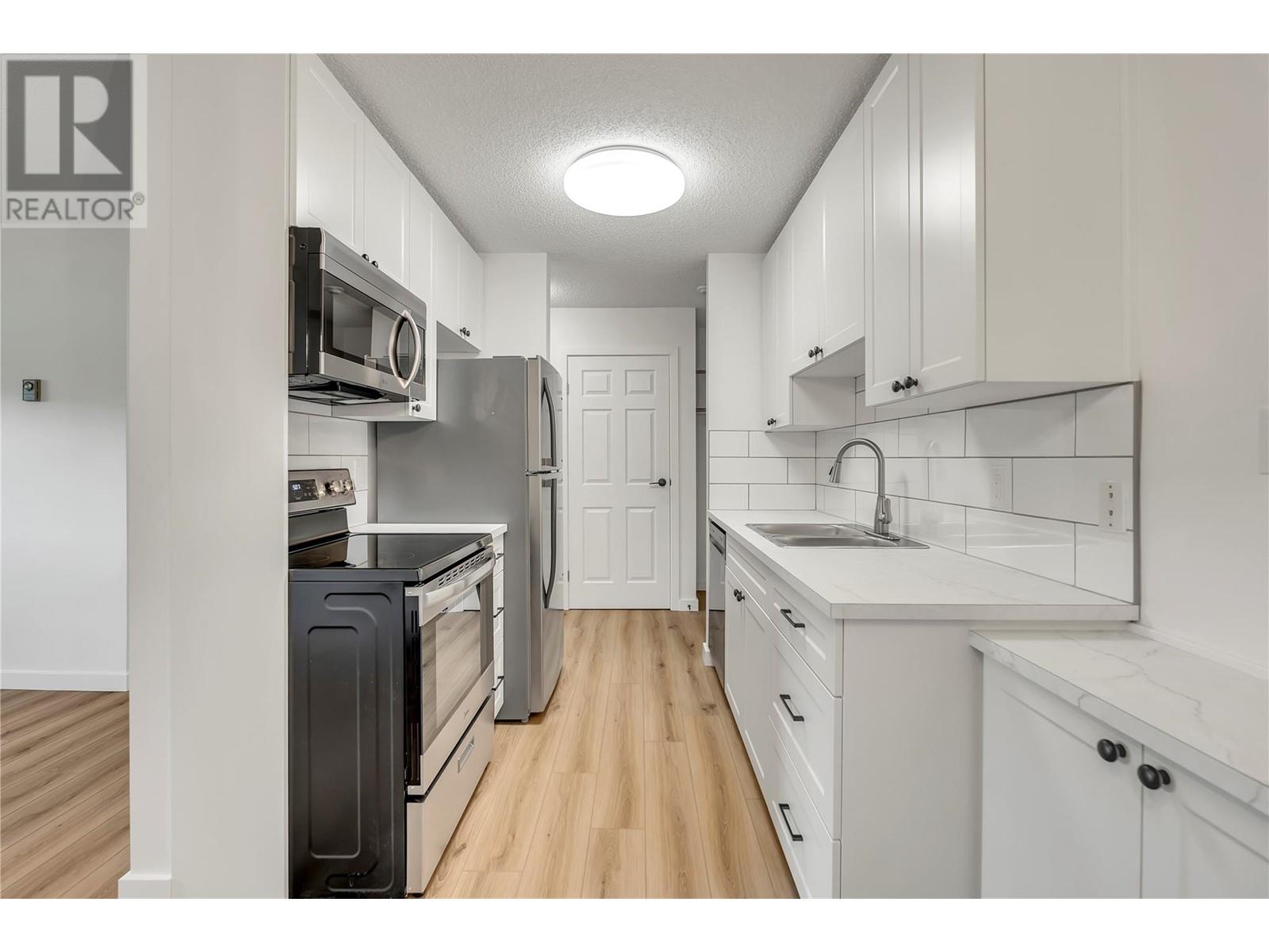 110 Skaha Place Unit# 107, Penticton, British Columbia  V2A 7L1 - Photo 6 - 10349168