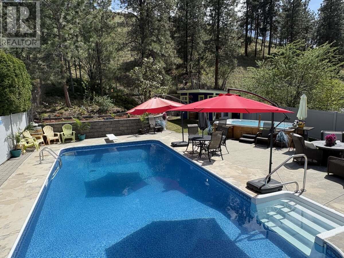 1742 Duncan Avenue E, Penticton, British Columbia  V2A 7E7 - Photo 1 - 10349229