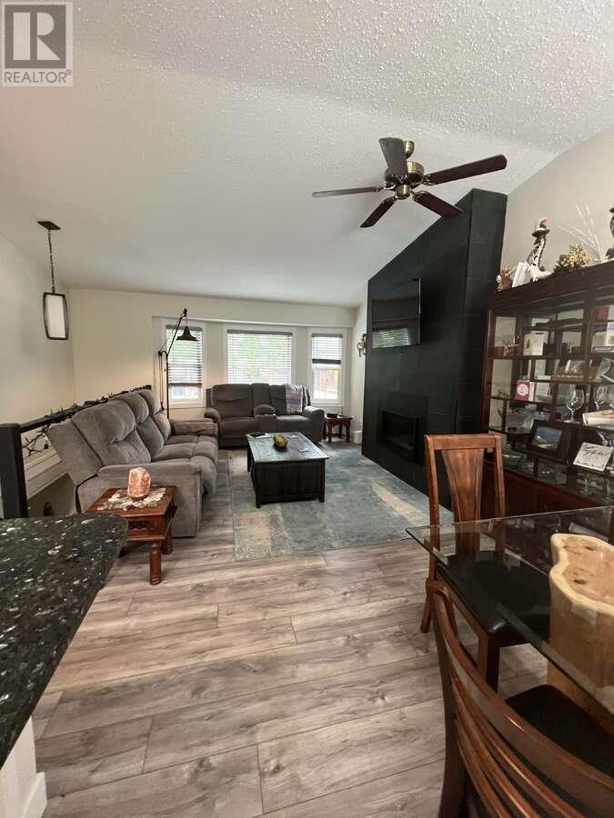 1742 Duncan Avenue E, Penticton, British Columbia  V2A 7E7 - Photo 7 - 10349229