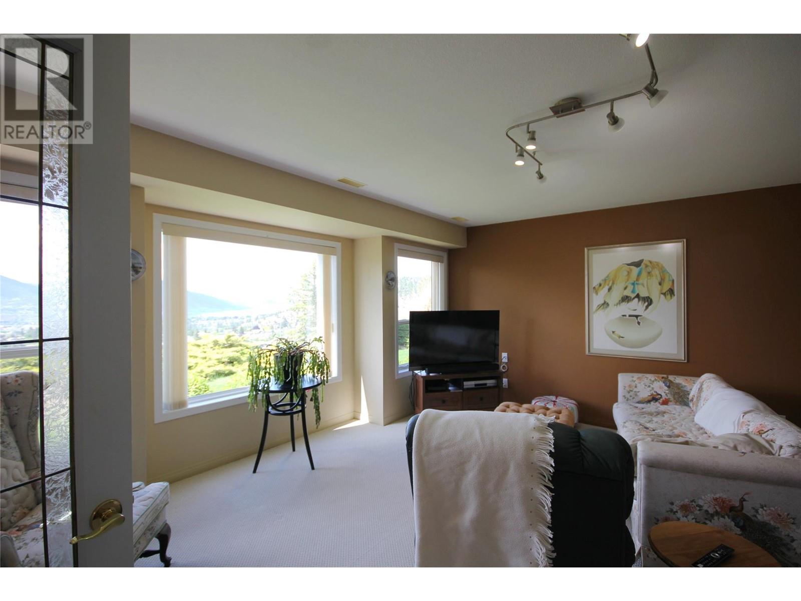 1608 Holden Road, Penticton, British Columbia  V2A 8M9 - Photo 30 - 10349146