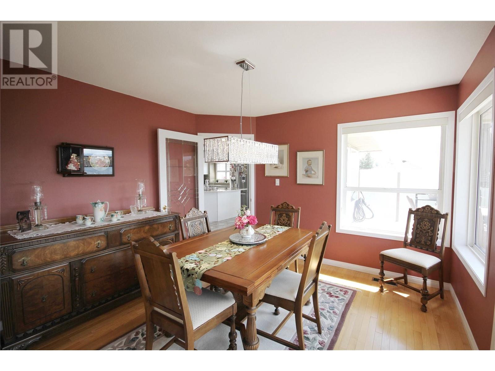 1608 Holden Road, Penticton, British Columbia  V2A 8M9 - Photo 5 - 10349146