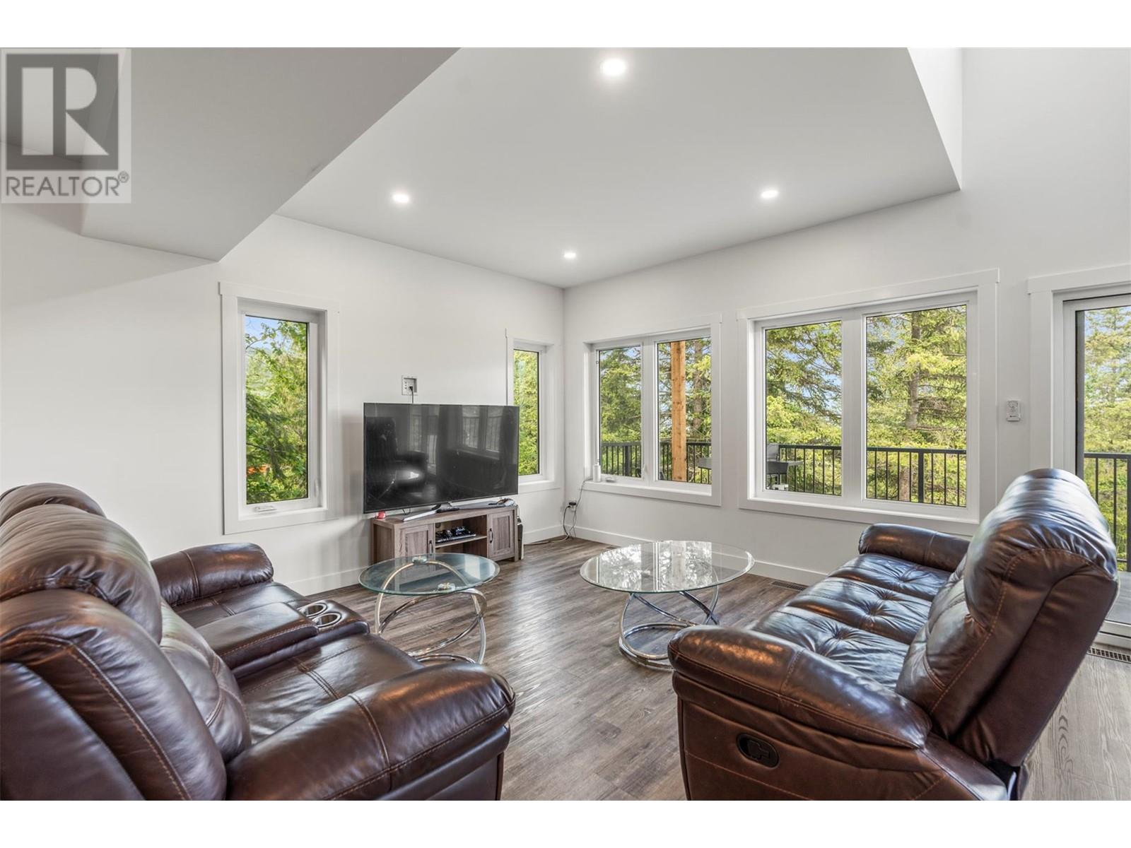 5064 Ridge Road, Eagle Bay, British Columbia  V0E 1T0 - Photo 32 - 10349295