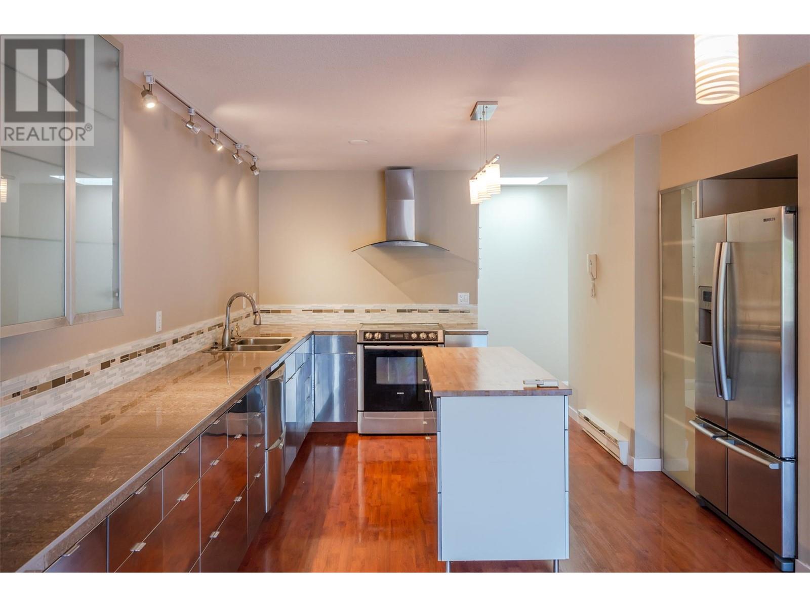 208 Ellis Street Unit# 303, Penticton, British Columbia  V2A 4L6 - Photo 3 - 10349357
