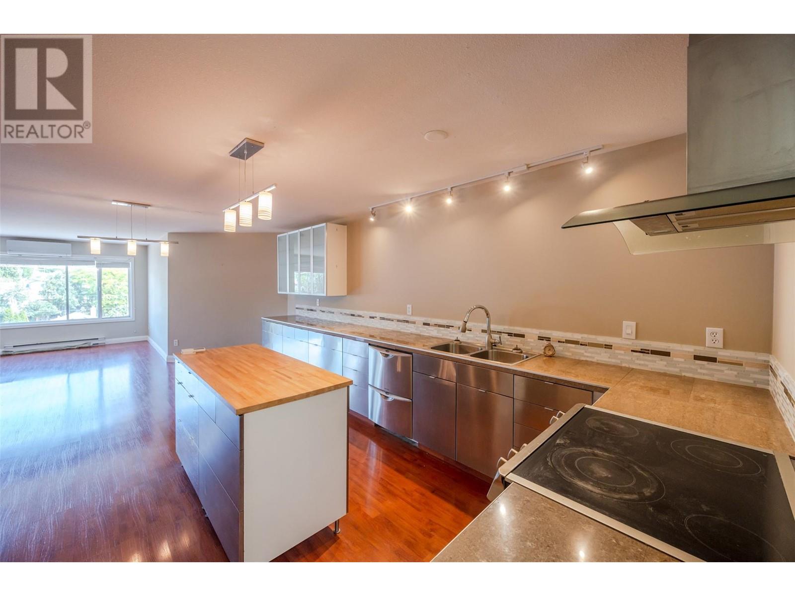 208 Ellis Street Unit# 303, Penticton, British Columbia  V2A 4L6 - Photo 4 - 10349357