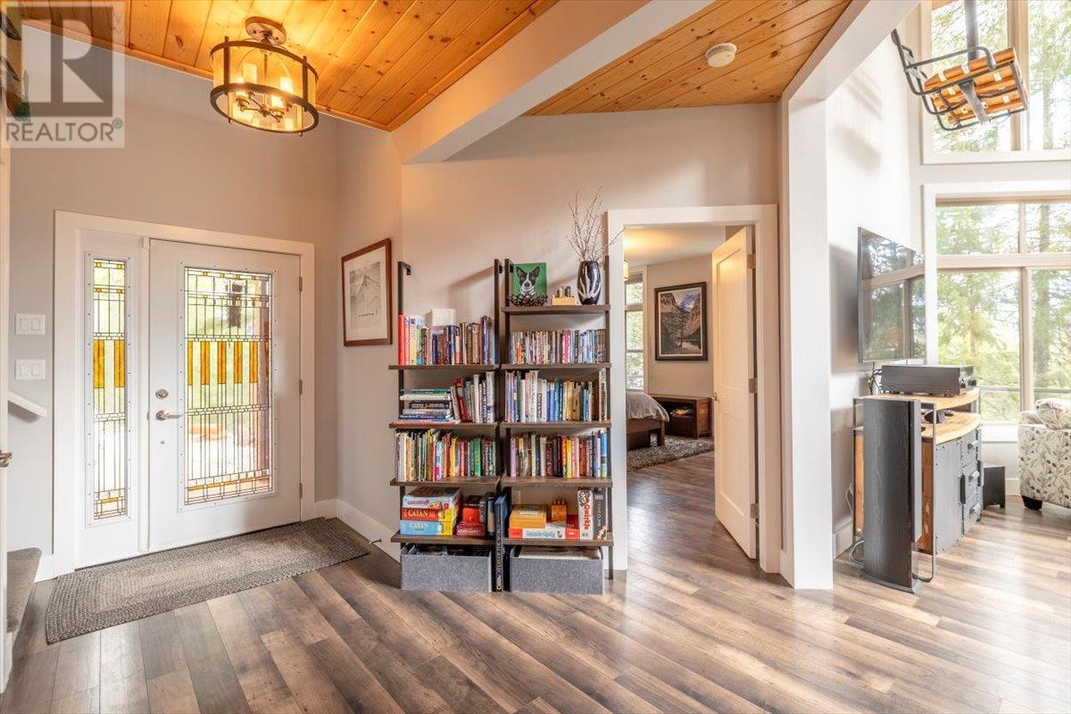 9942 Osprey Landing Drive, Wardner, British Columbia  V0B 2J0 - Photo 12 - 10349340