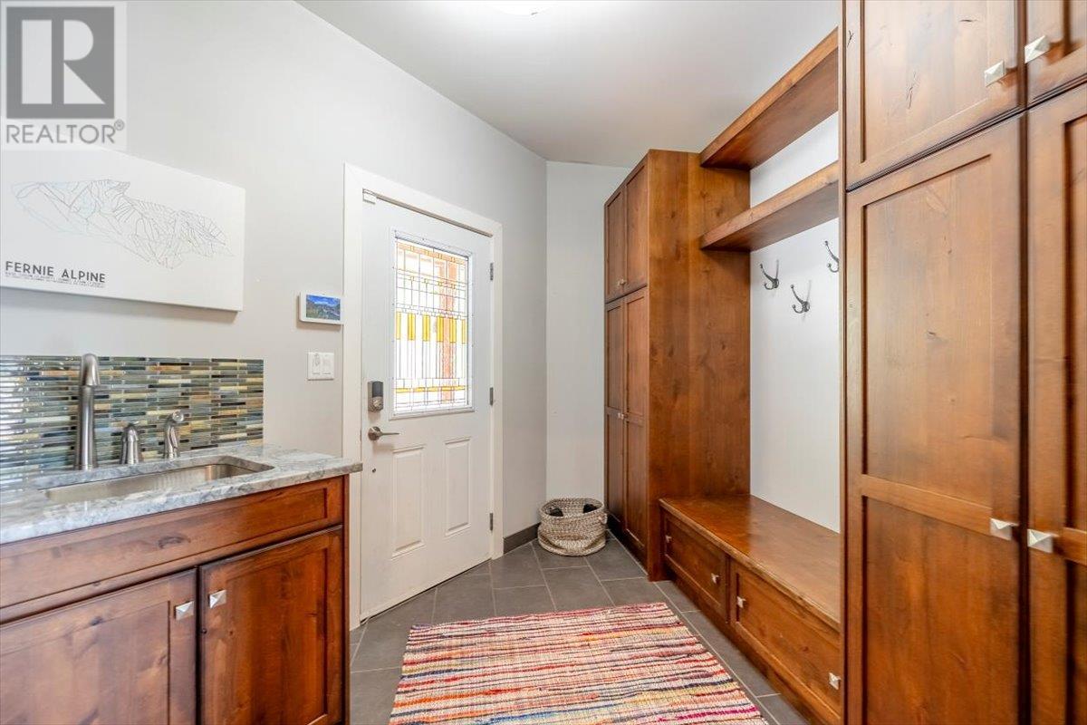 9942 Osprey Landing Drive, Wardner, British Columbia  V0B 2J0 - Photo 26 - 10349340