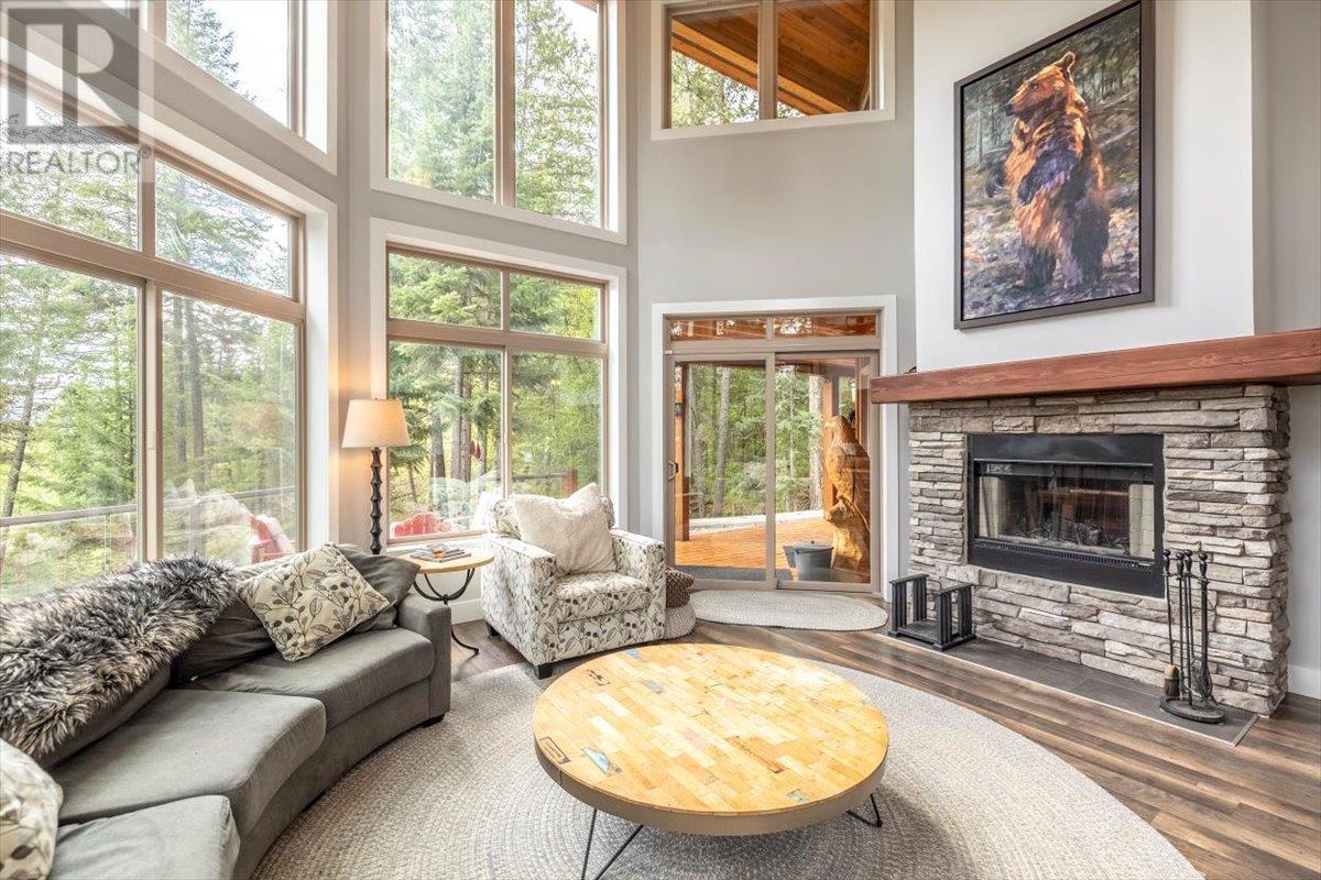 9942 Osprey Landing Drive, Wardner, British Columbia  V0B 2J0 - Photo 8 - 10349340