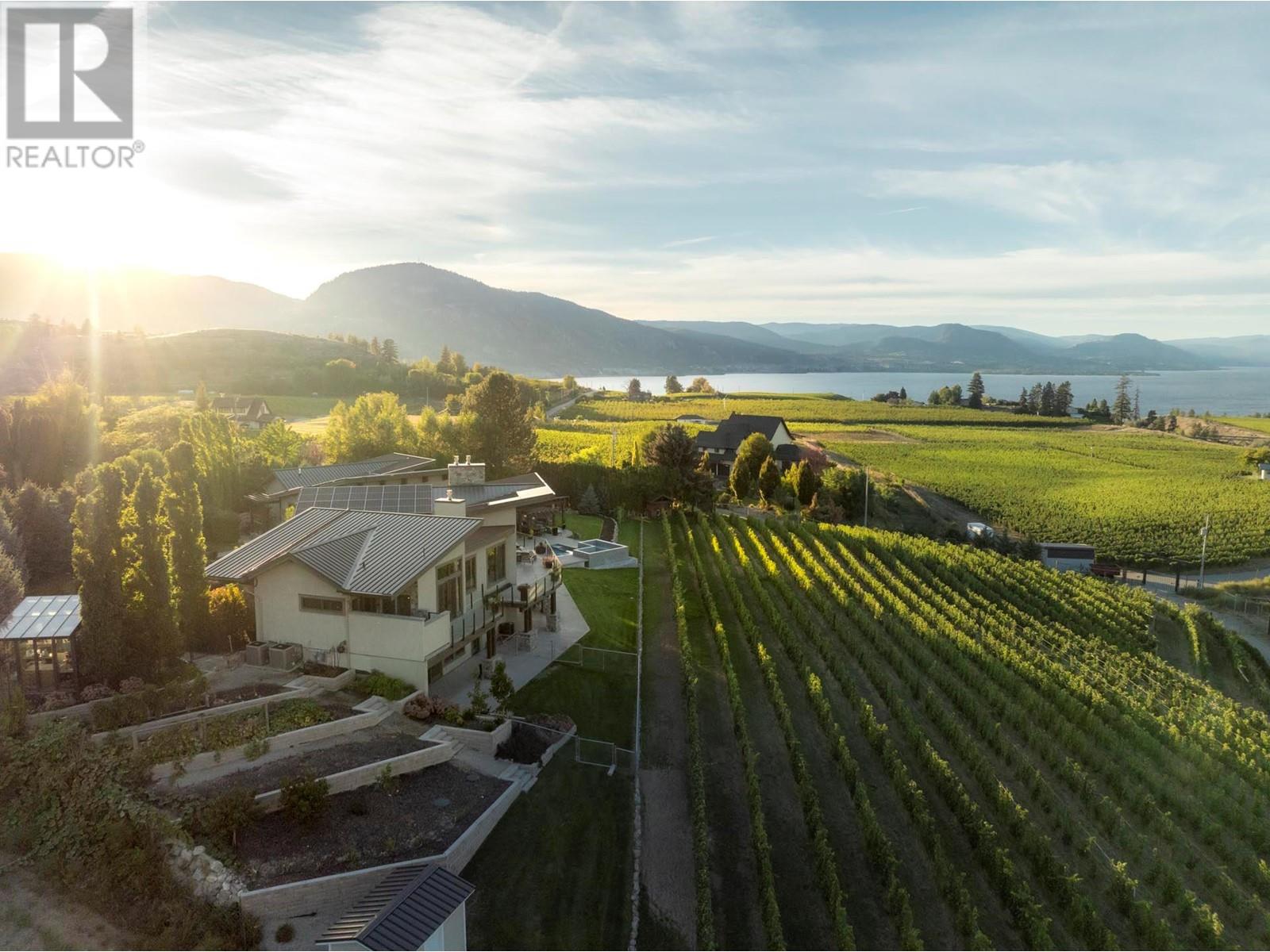 1291 Corbishley Avenue, Penticton, British Columbia  V2A 8V2 - Photo 1 - 10349406