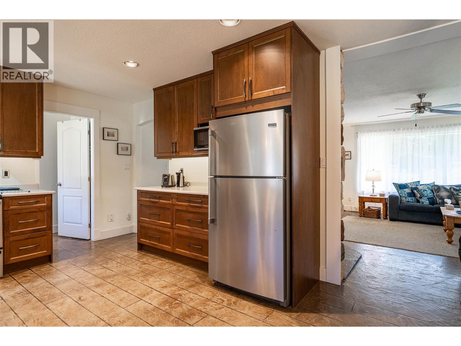 4858 Salmon River Road, Spallumcheen, British Columbia  V0E 1B4 - Photo 13 - 10347783