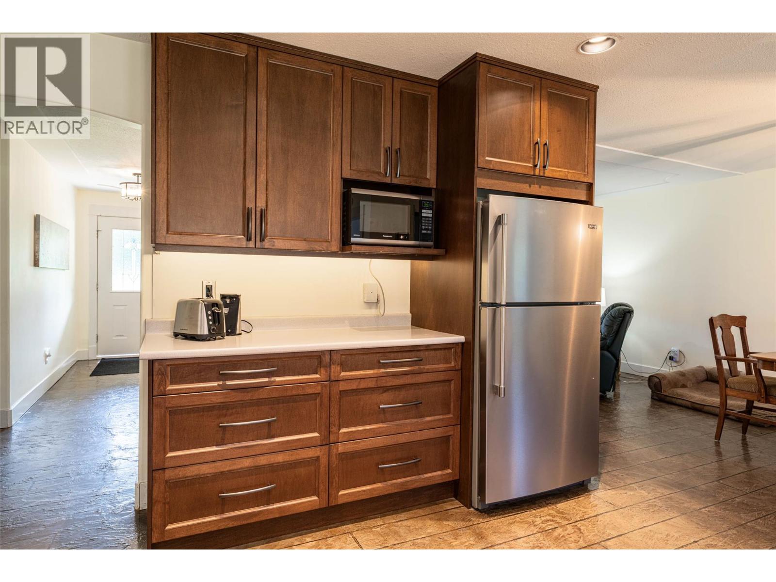 4858 Salmon River Road, Spallumcheen, British Columbia  V0E 1B4 - Photo 19 - 10347783