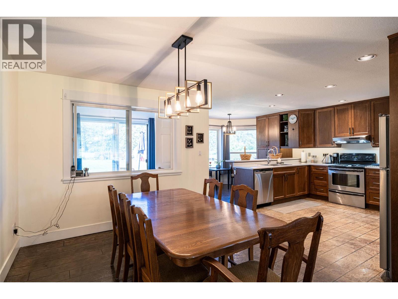 4858 Salmon River Road, Spallumcheen, British Columbia  V0E 1B4 - Photo 24 - 10347783