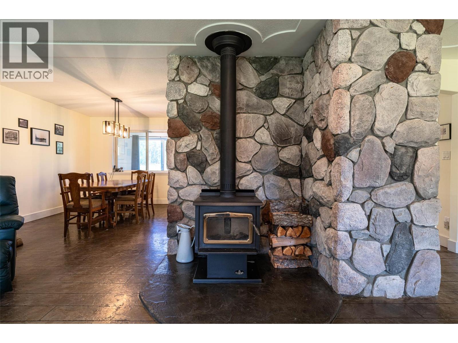 4858 Salmon River Road, Spallumcheen, British Columbia  V0E 1B4 - Photo 32 - 10347783