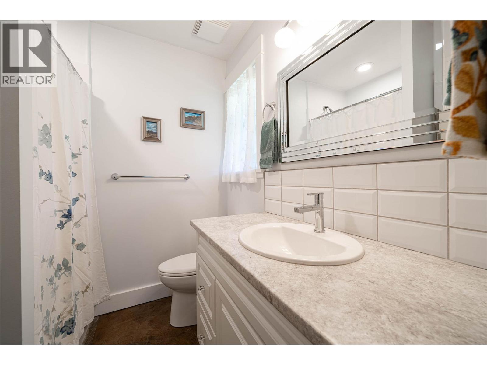 4858 Salmon River Road, Spallumcheen, British Columbia  V0E 1B4 - Photo 41 - 10347783