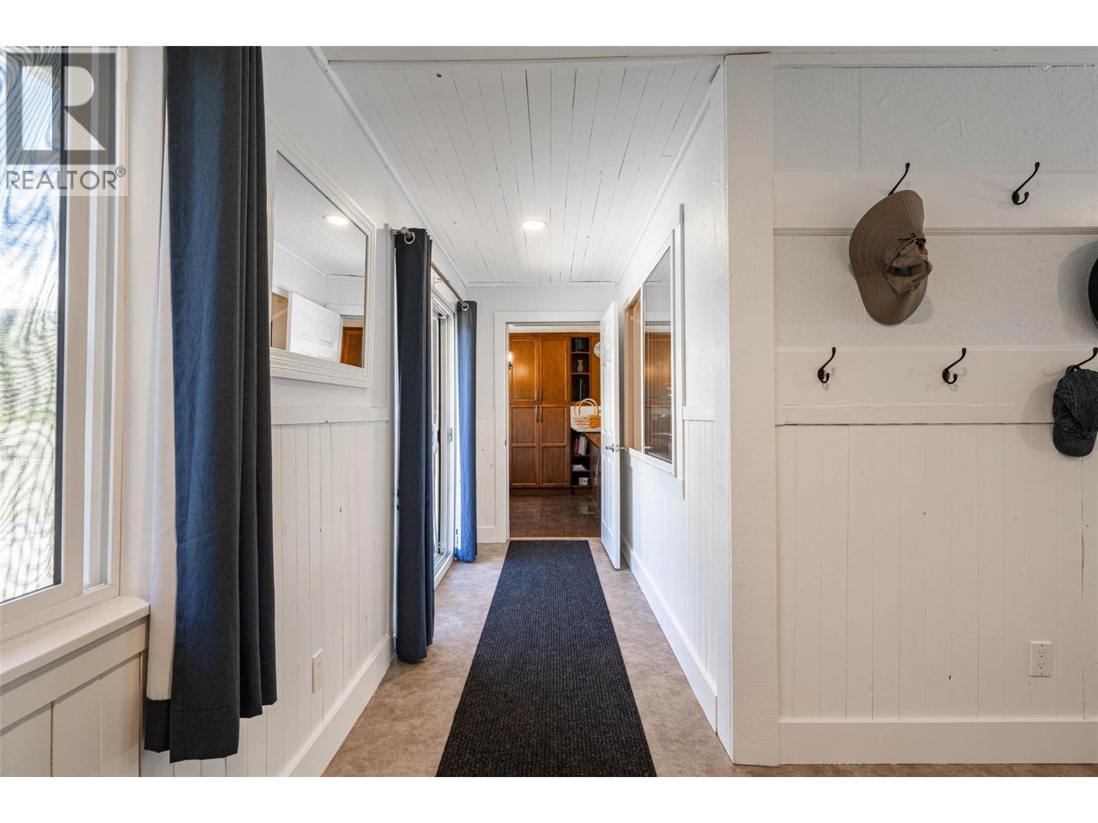 4858 Salmon River Road, Spallumcheen, British Columbia  V0E 1B4 - Photo 51 - 10347783