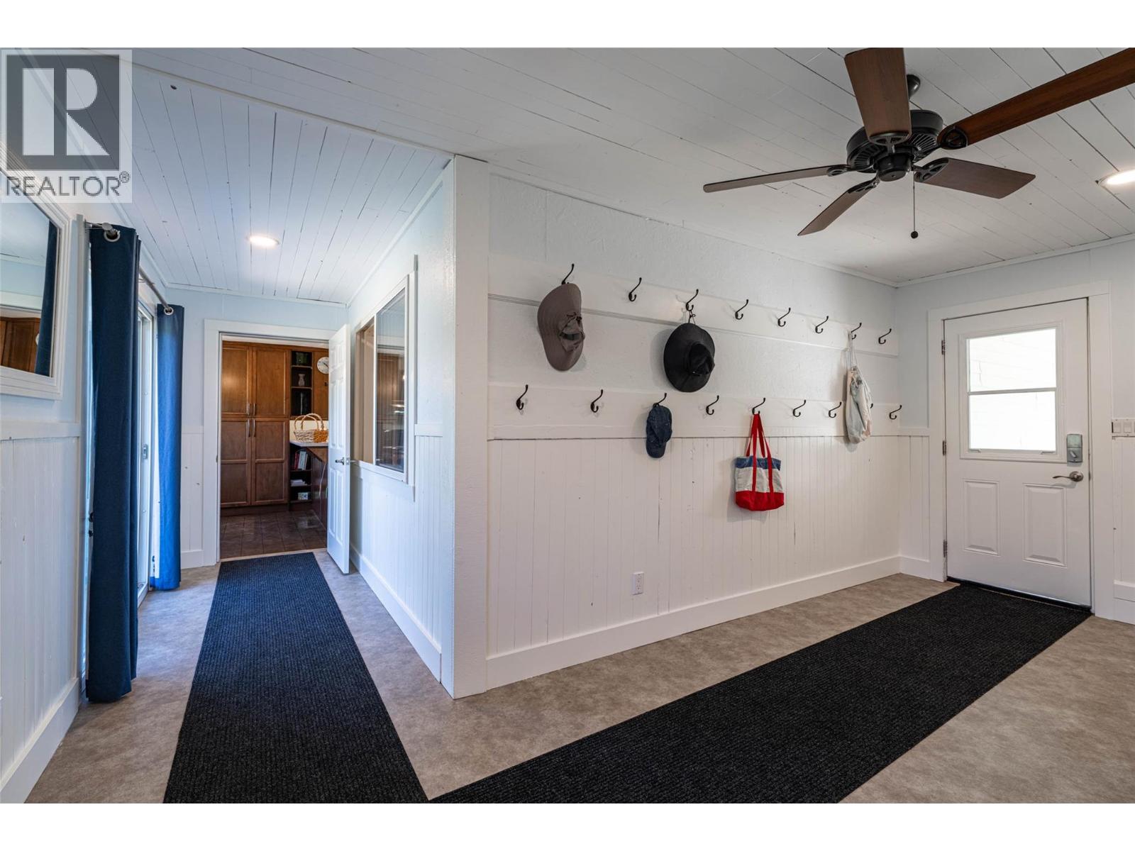 4858 Salmon River Road, Spallumcheen, British Columbia  V0E 1B4 - Photo 54 - 10347783