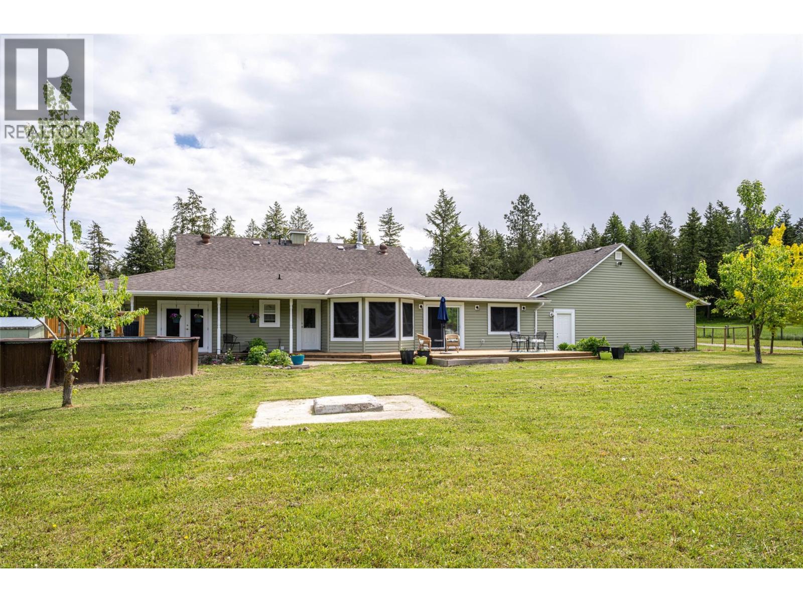 4858 Salmon River Road, Spallumcheen, British Columbia  V0E 1B4 - Photo 7 - 10347783