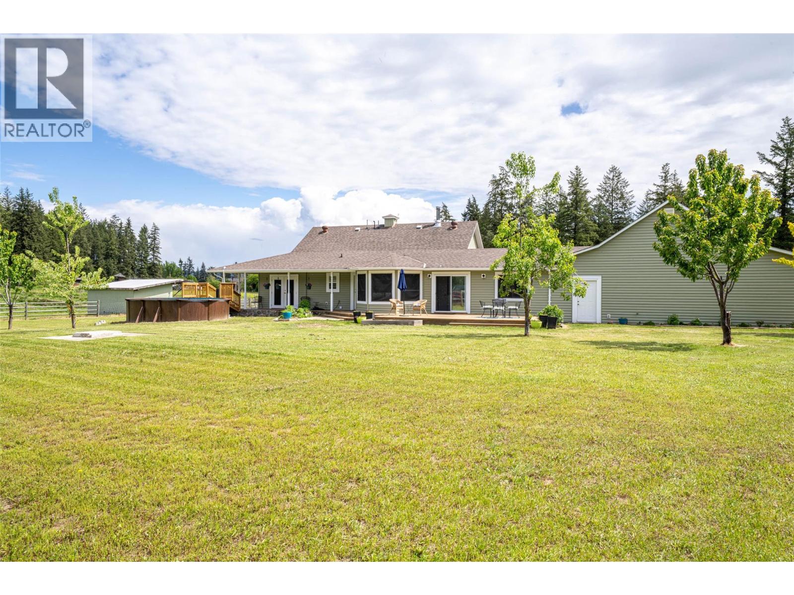 4858 Salmon River Road, Spallumcheen, British Columbia  V0E 1B4 - Photo 8 - 10347783