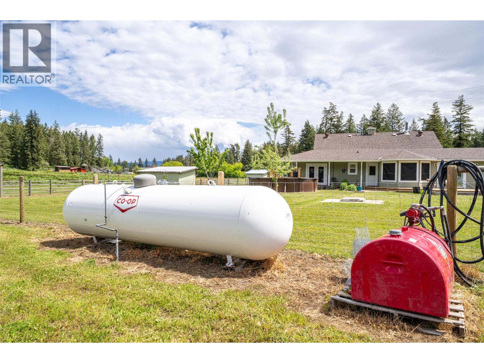 4858 Salmon River Road, Spallumcheen, British Columbia  V0E 1B4 - Photo 91 - 10347783