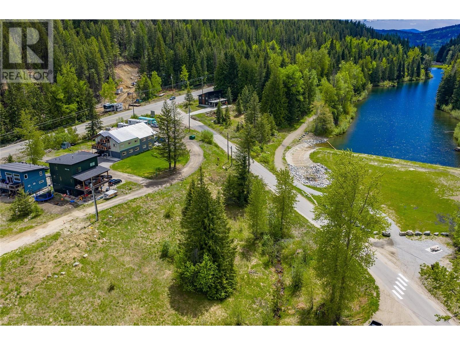 201 Joliffe Way, Rossland, British Columbia  V0G 1Y0 - Photo 6 - 10349320